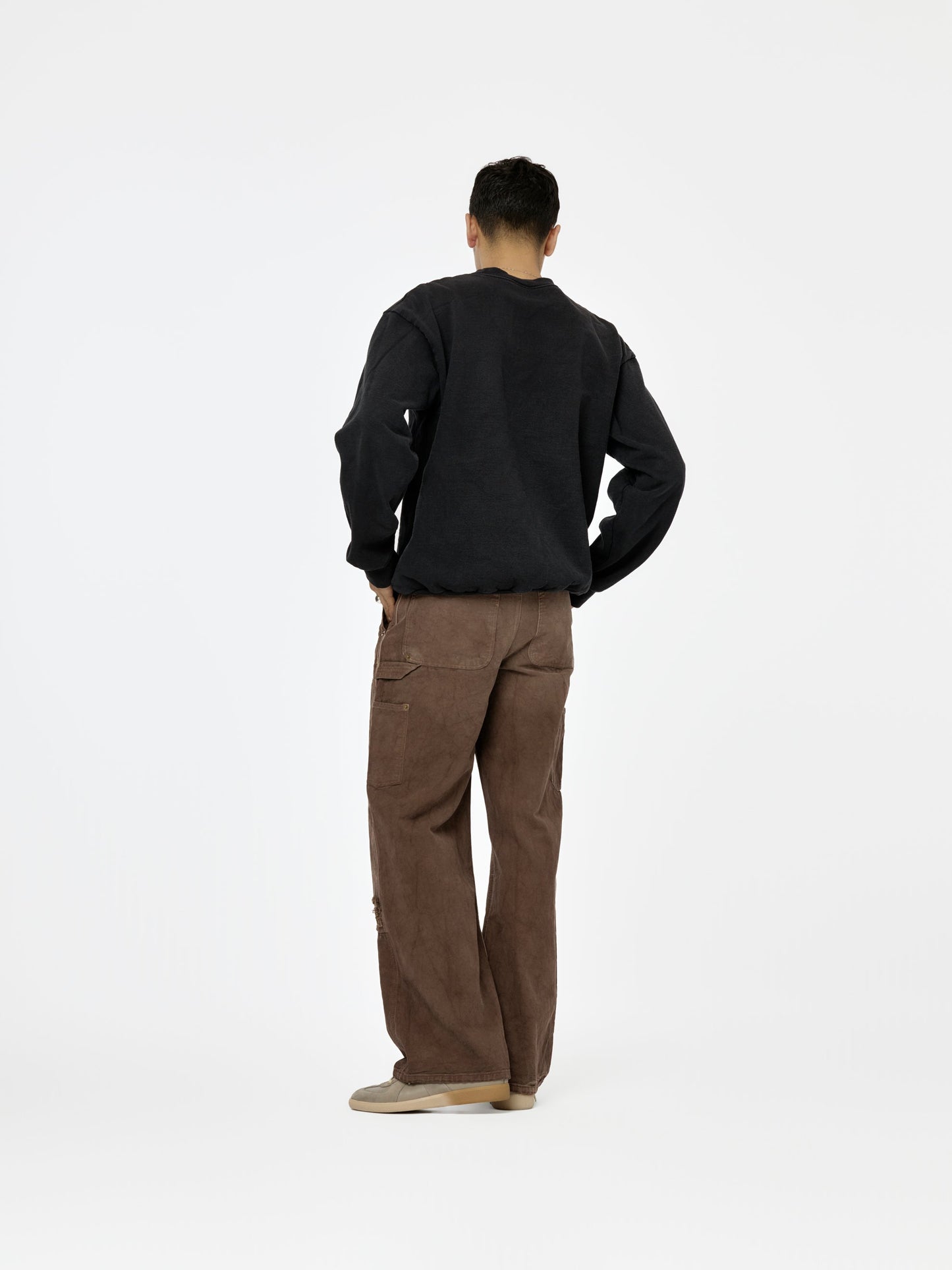 FRAYED CARPENTER PANT
(Brown)