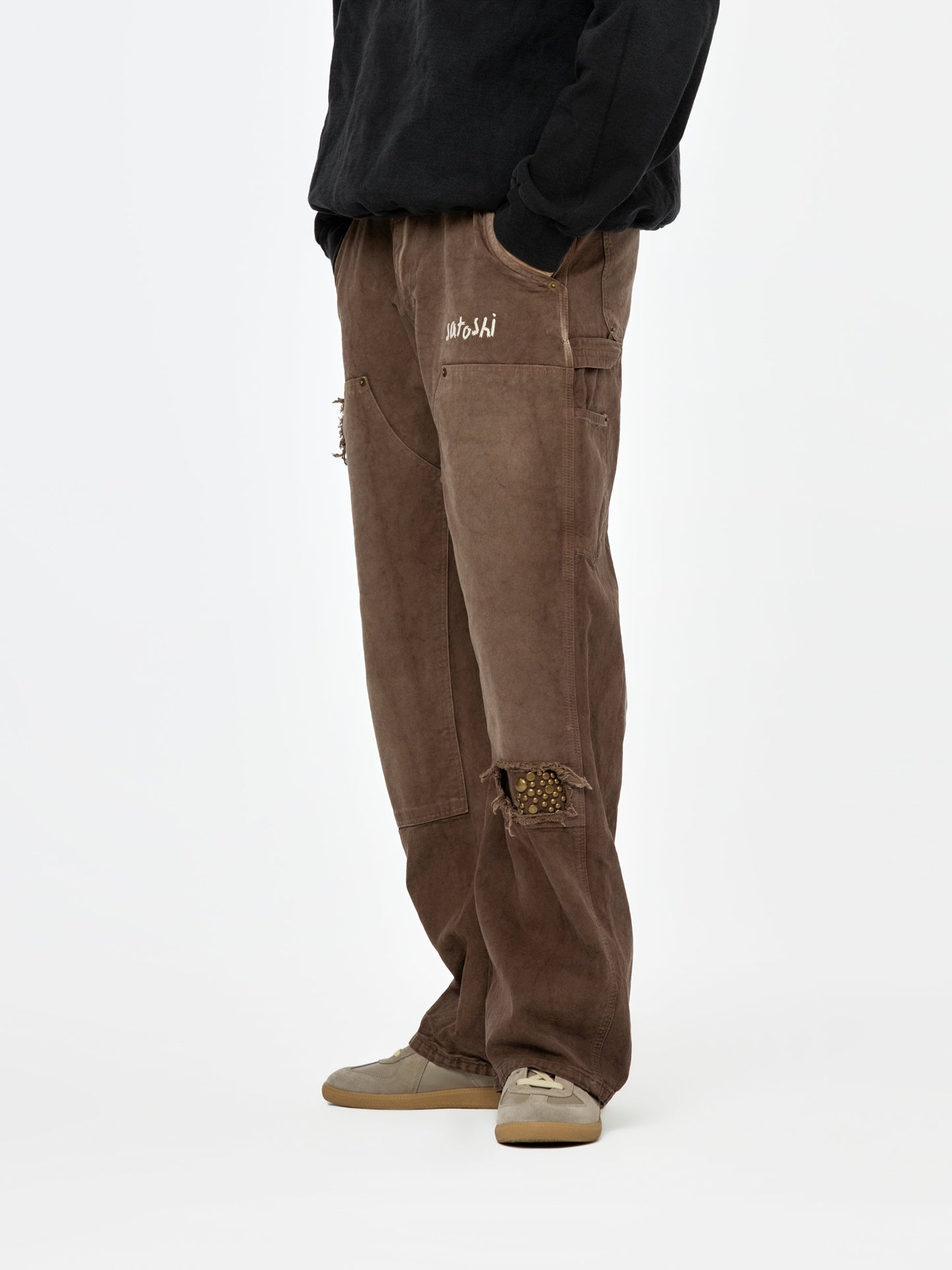 FRAYED CARPENTER PANT
(Brown)