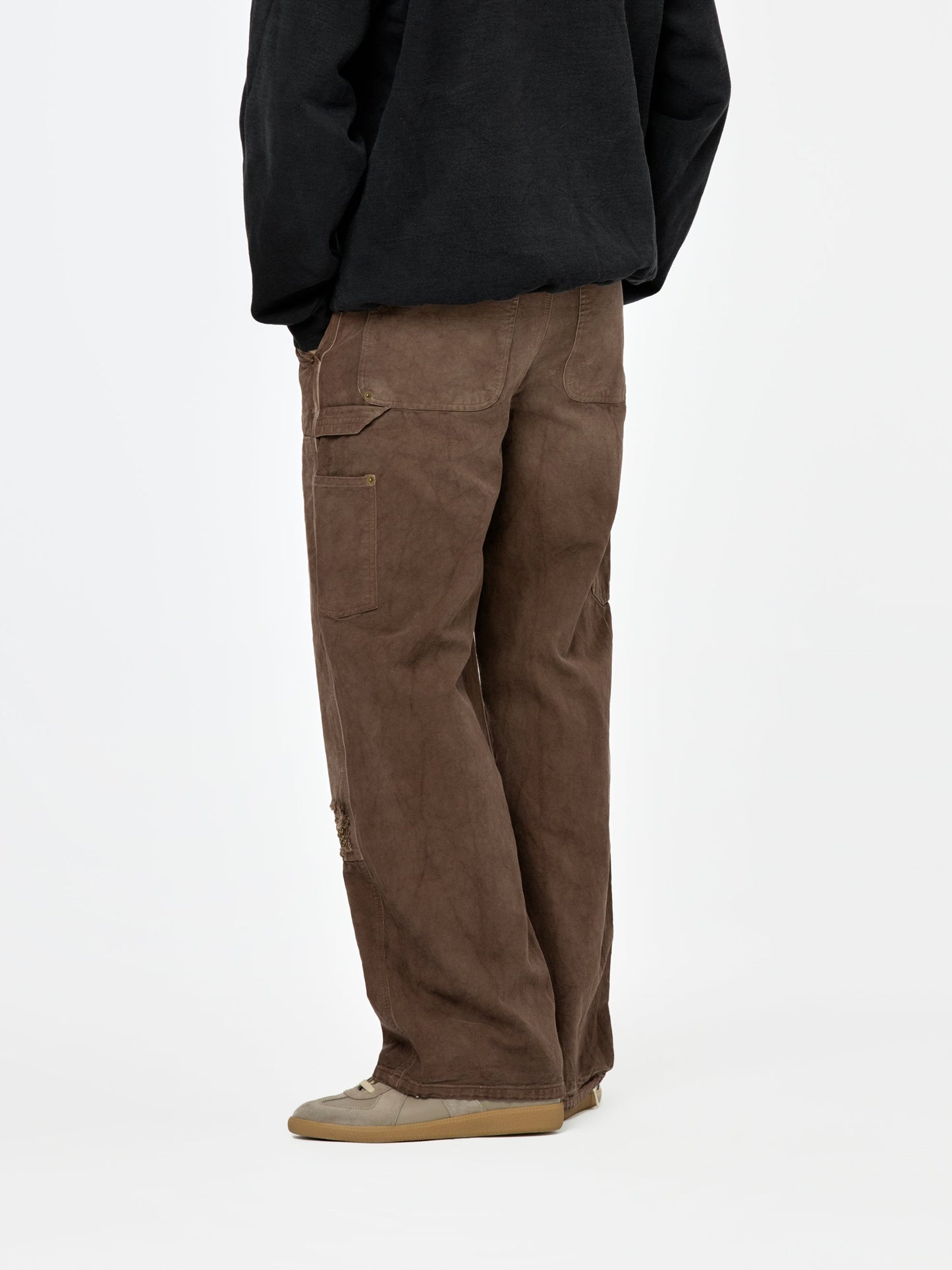 FRAYED CARPENTER PANT
(Brown)