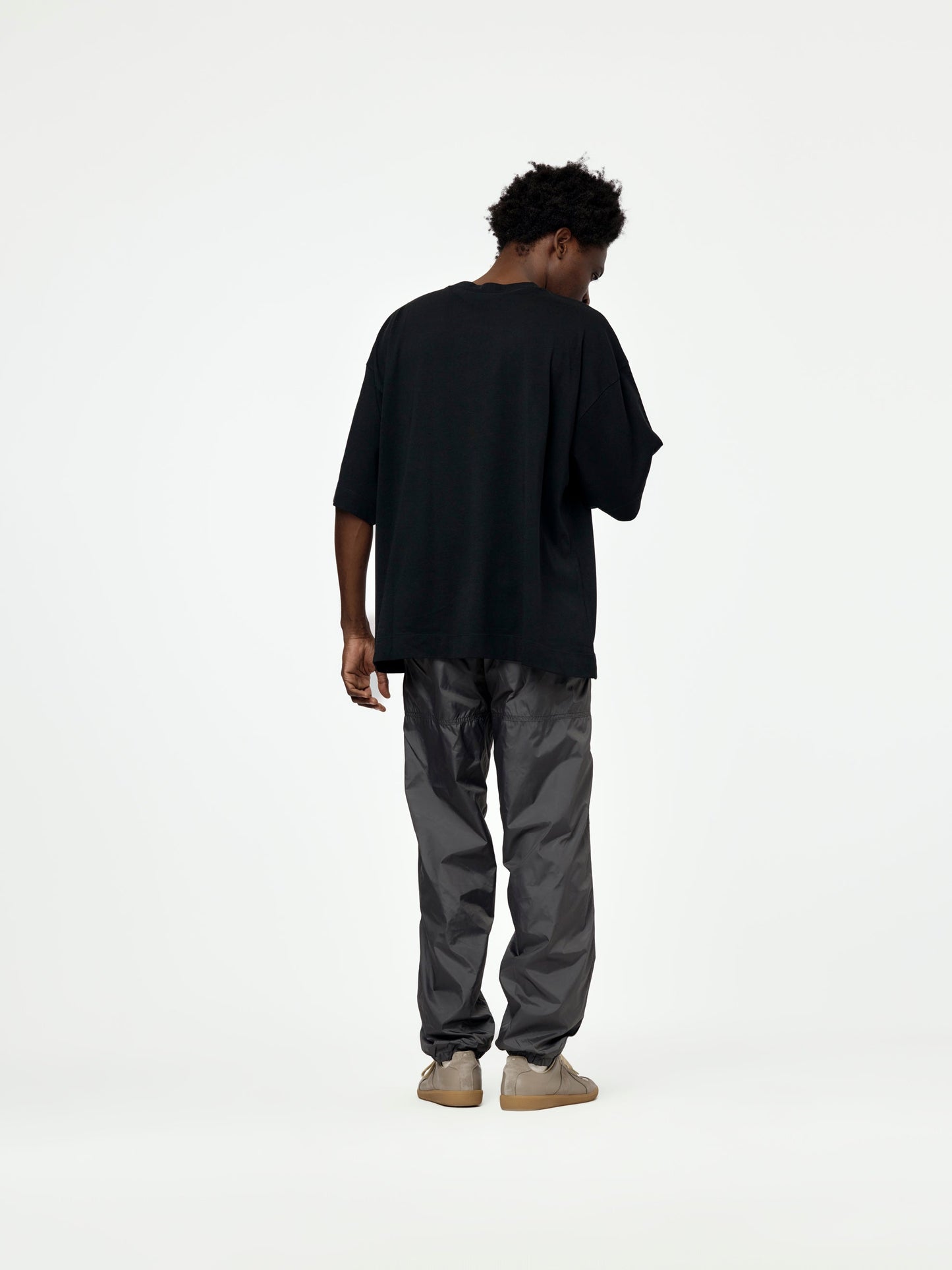 Hen S/S T-Shirt (Black)