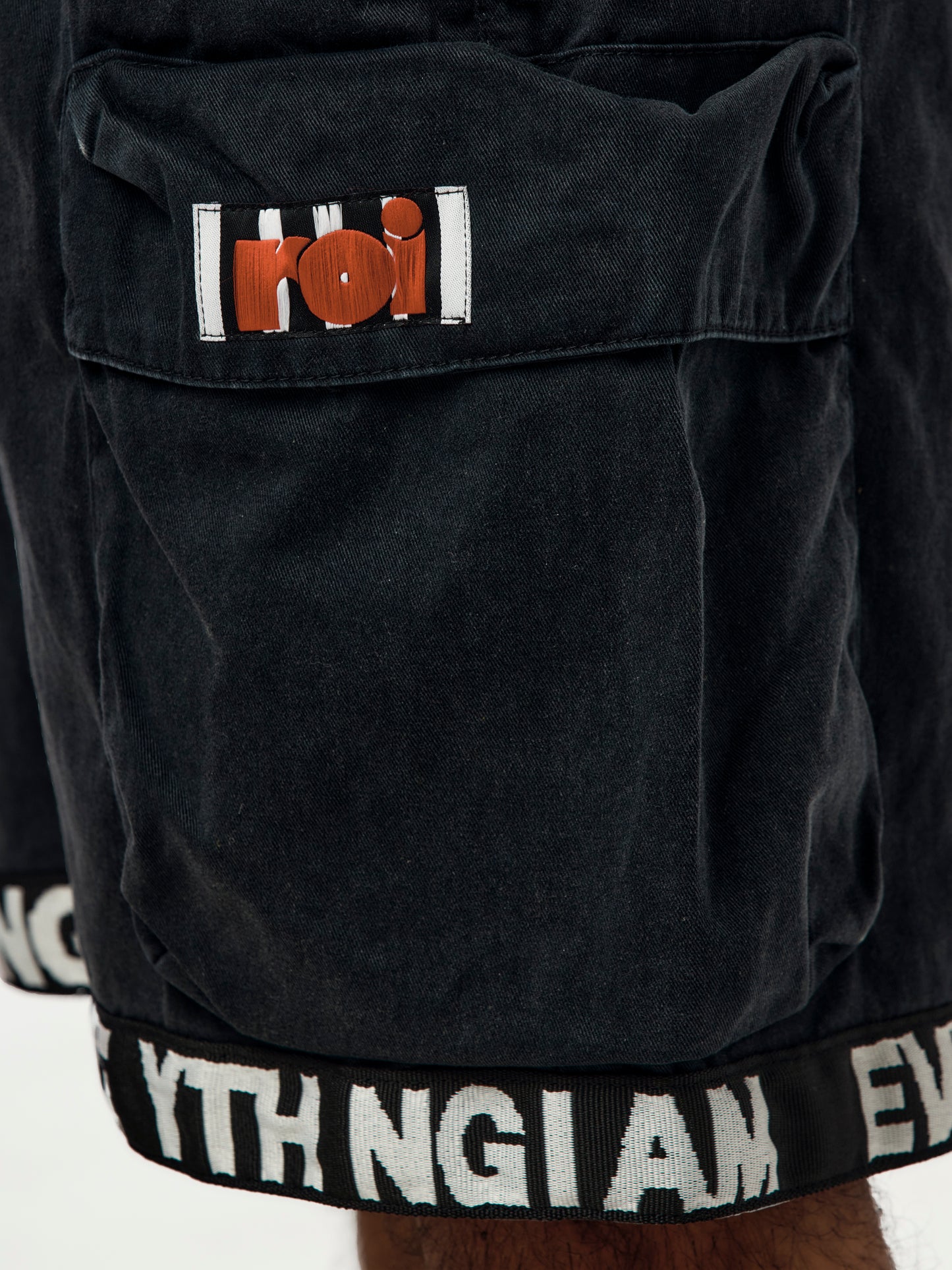 LEFT OUT SHORT (Black)