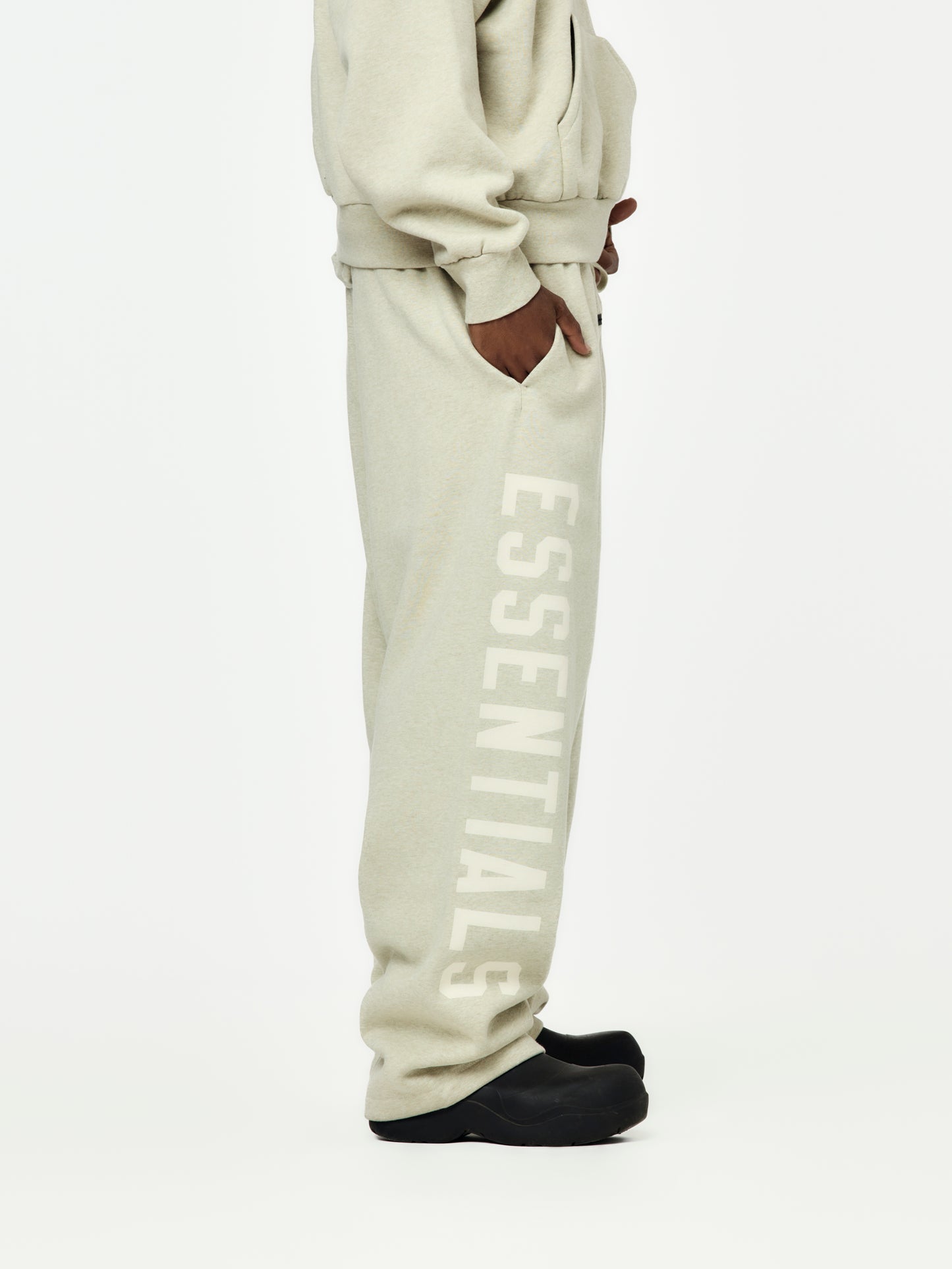 Lounge Fleece Sweatpant (Heather Stone)