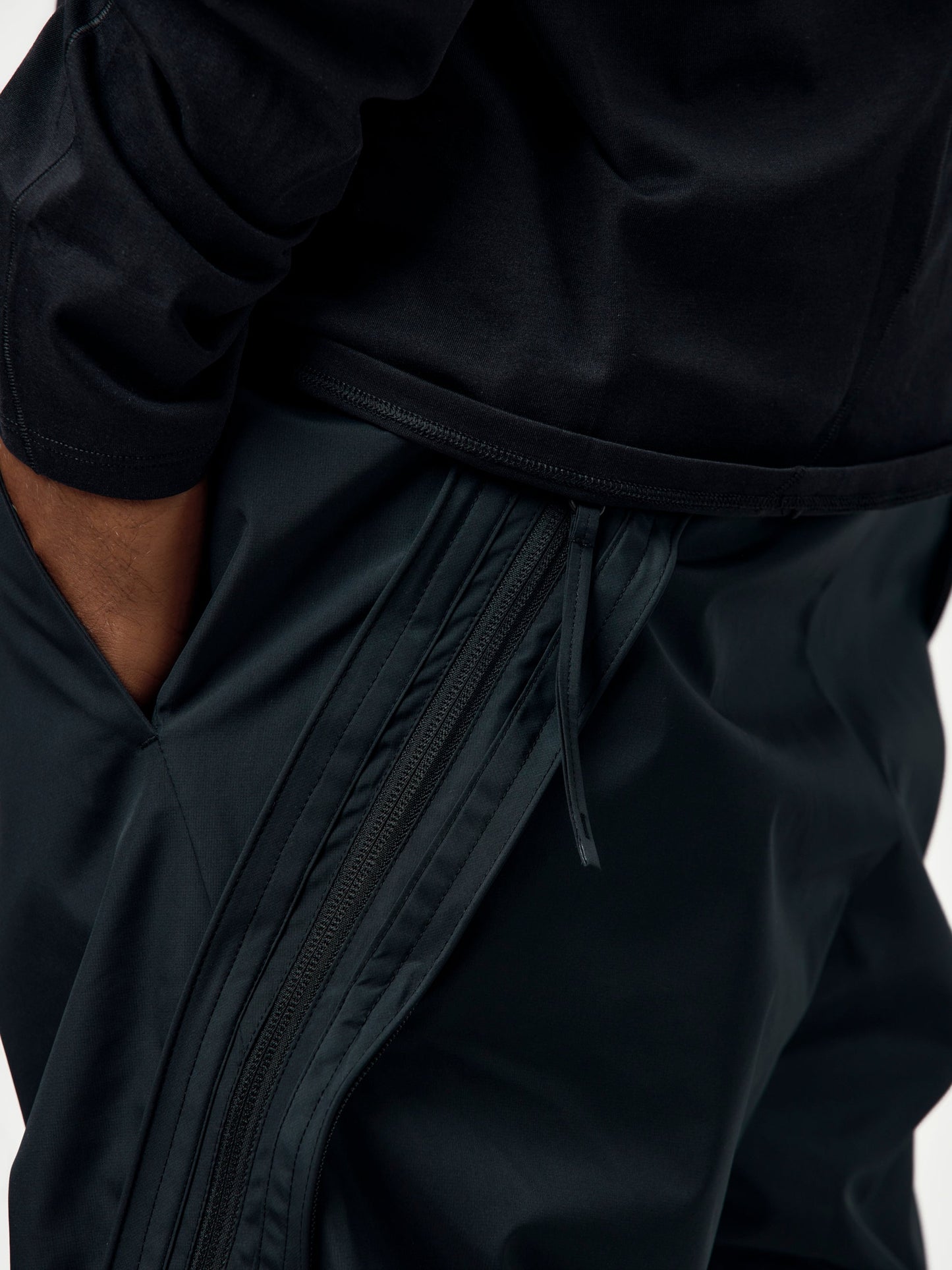 7.0 TECHNICAL PANTS CENTER (BLACK)