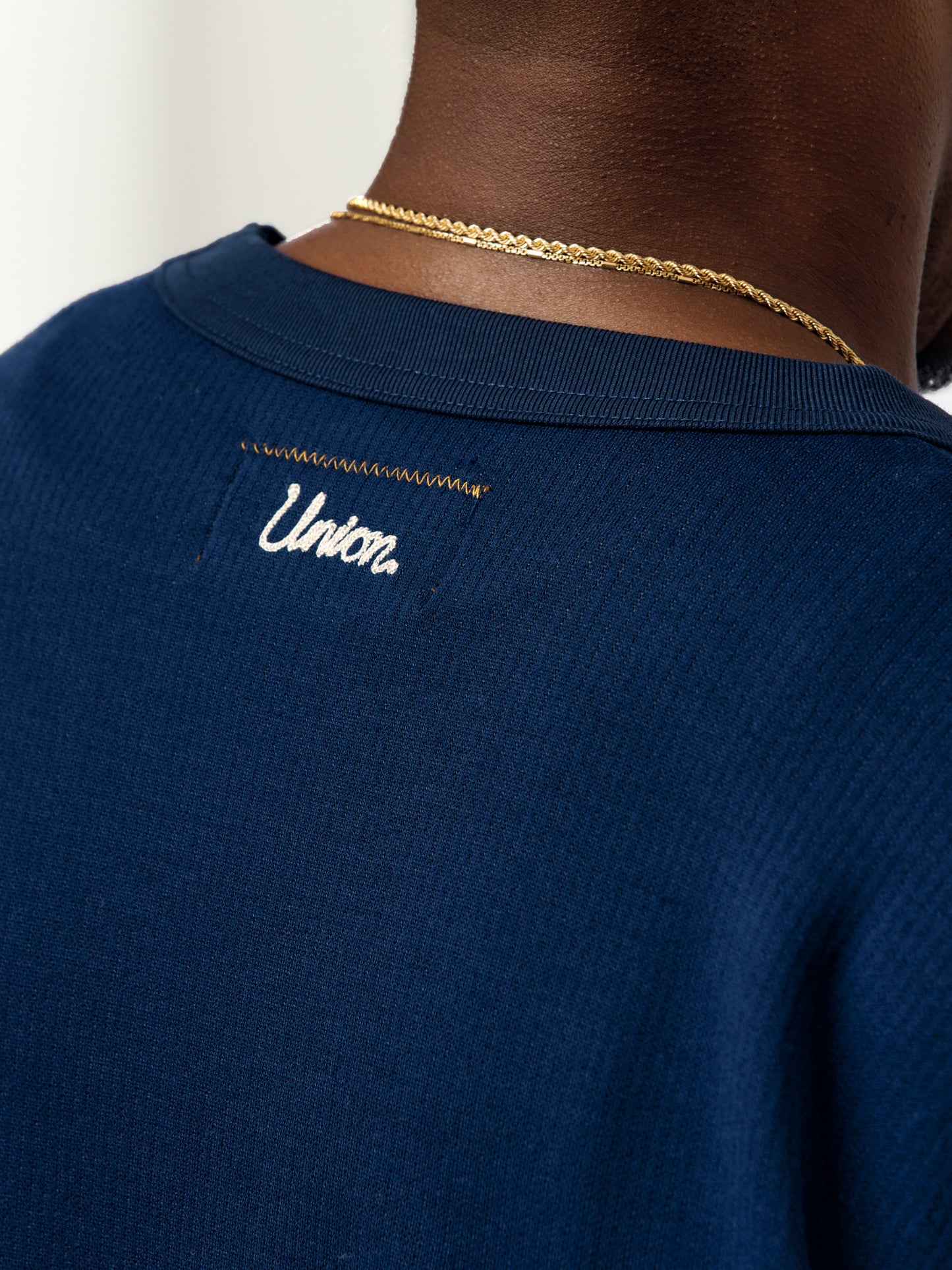 ECHO TEE (NAVY)