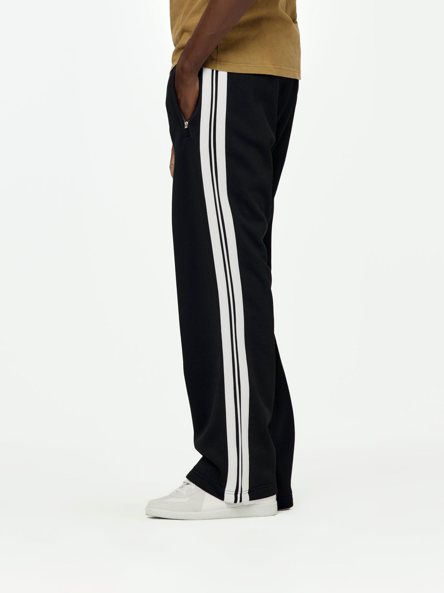 Recycled Nylon Blend Trackpants (Black)