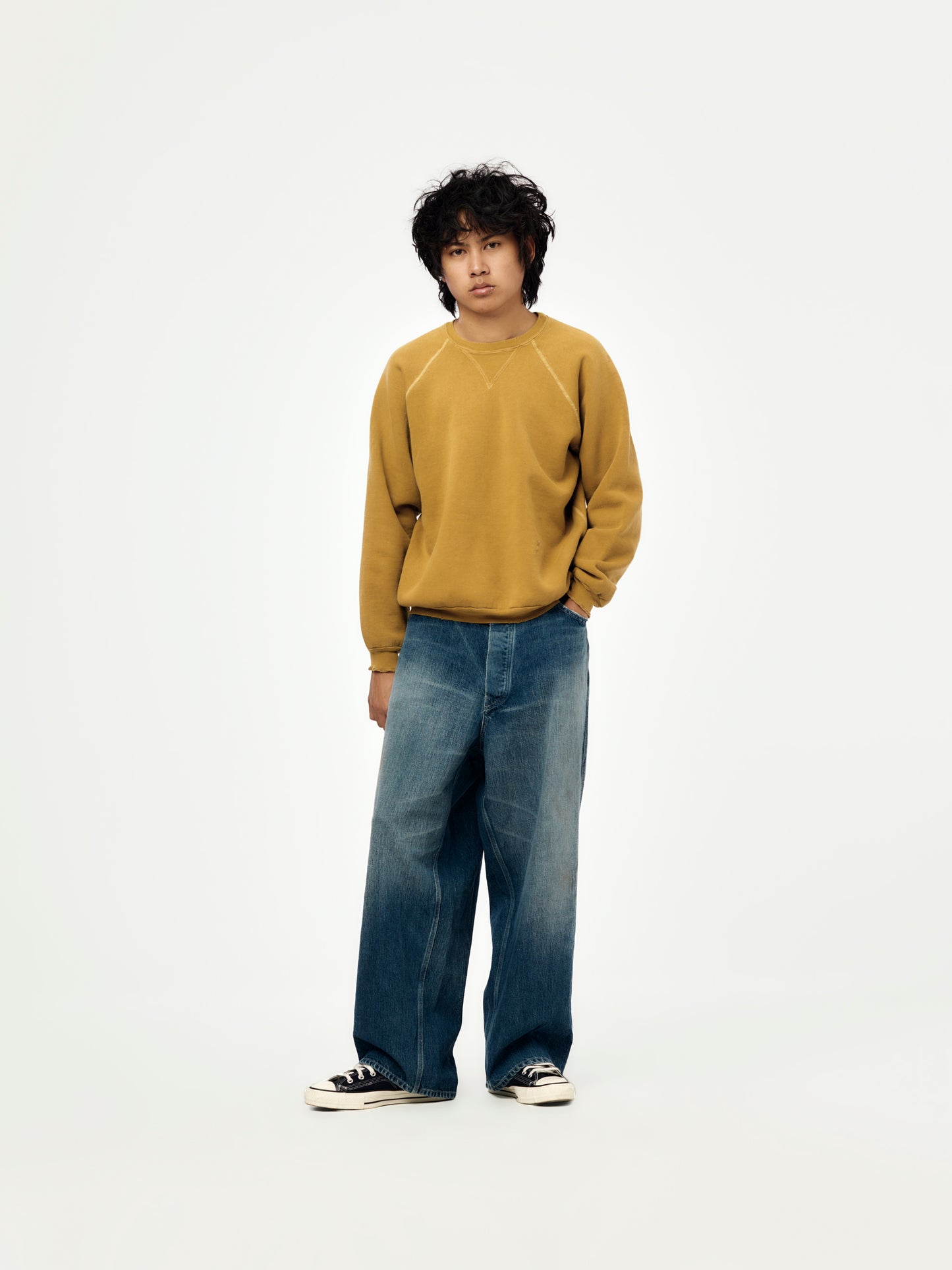 Vintage Double V Sweatshirt (GOLD) (SIS)