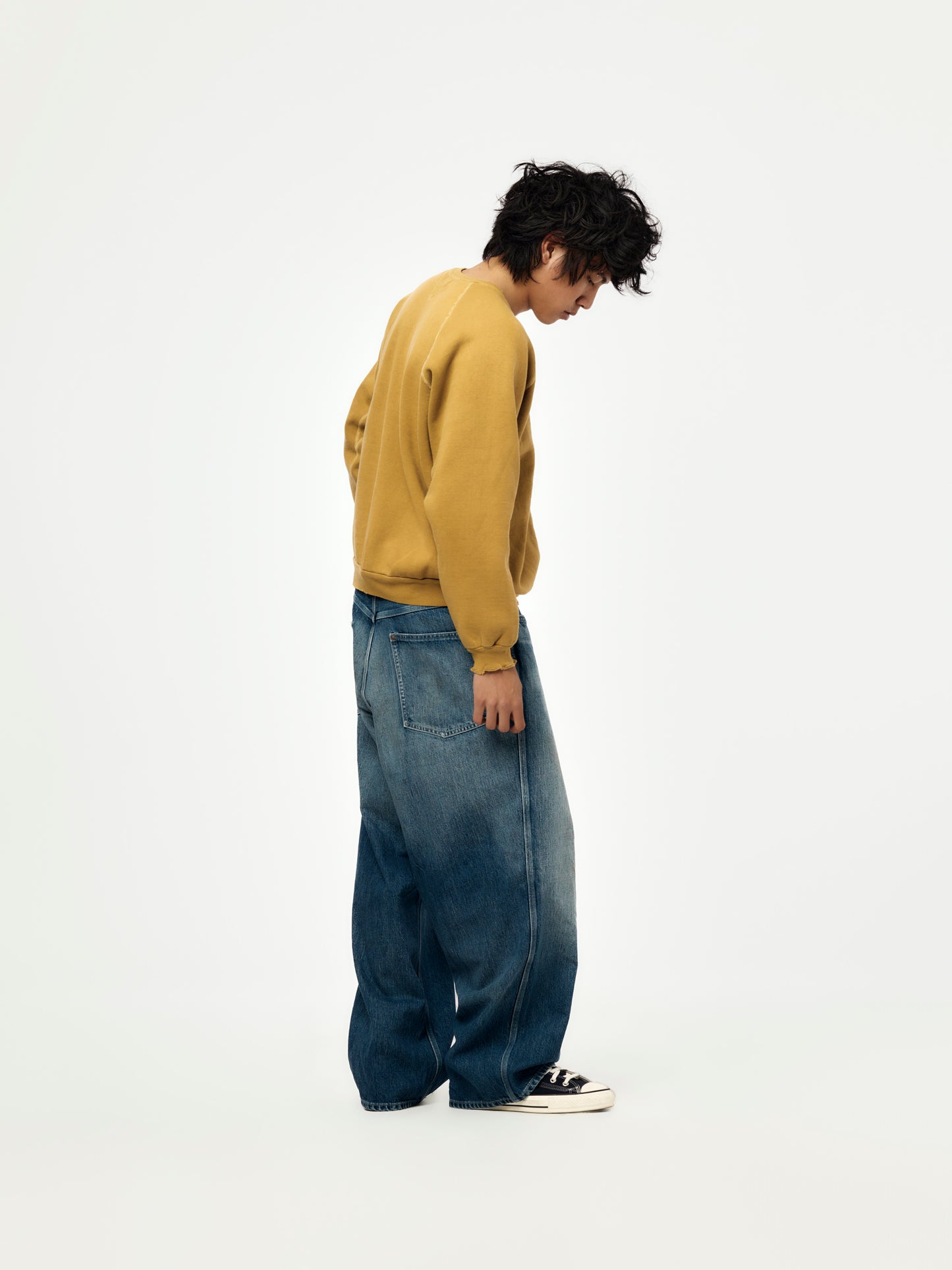 Vintage Double V Sweatshirt (GOLD) (SIS)