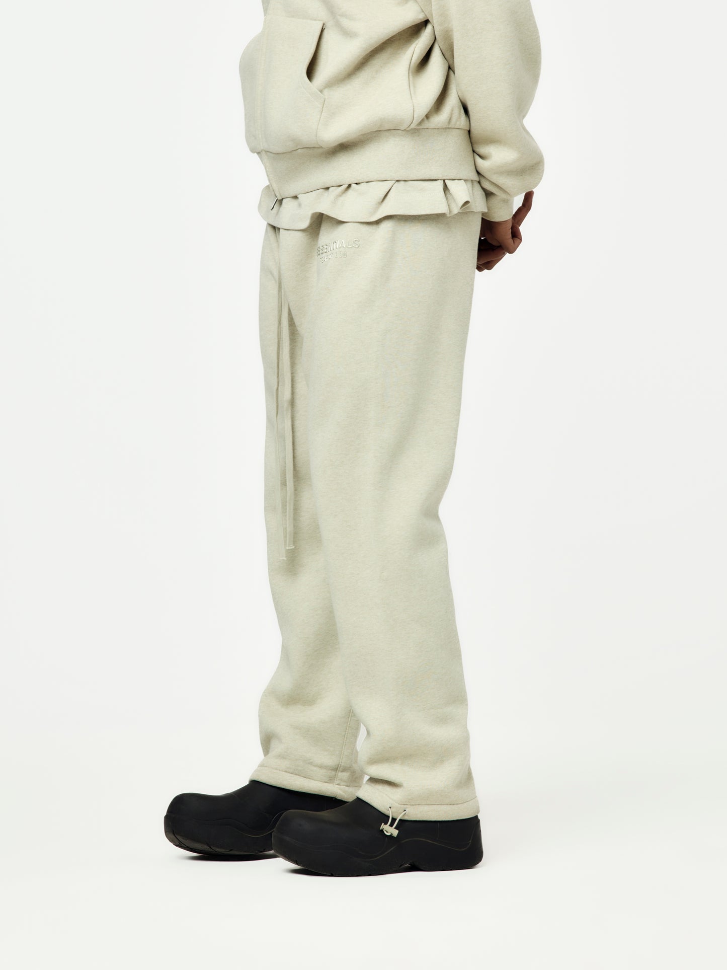 Relaxed Fleece Sweatpant (Heather Stone)