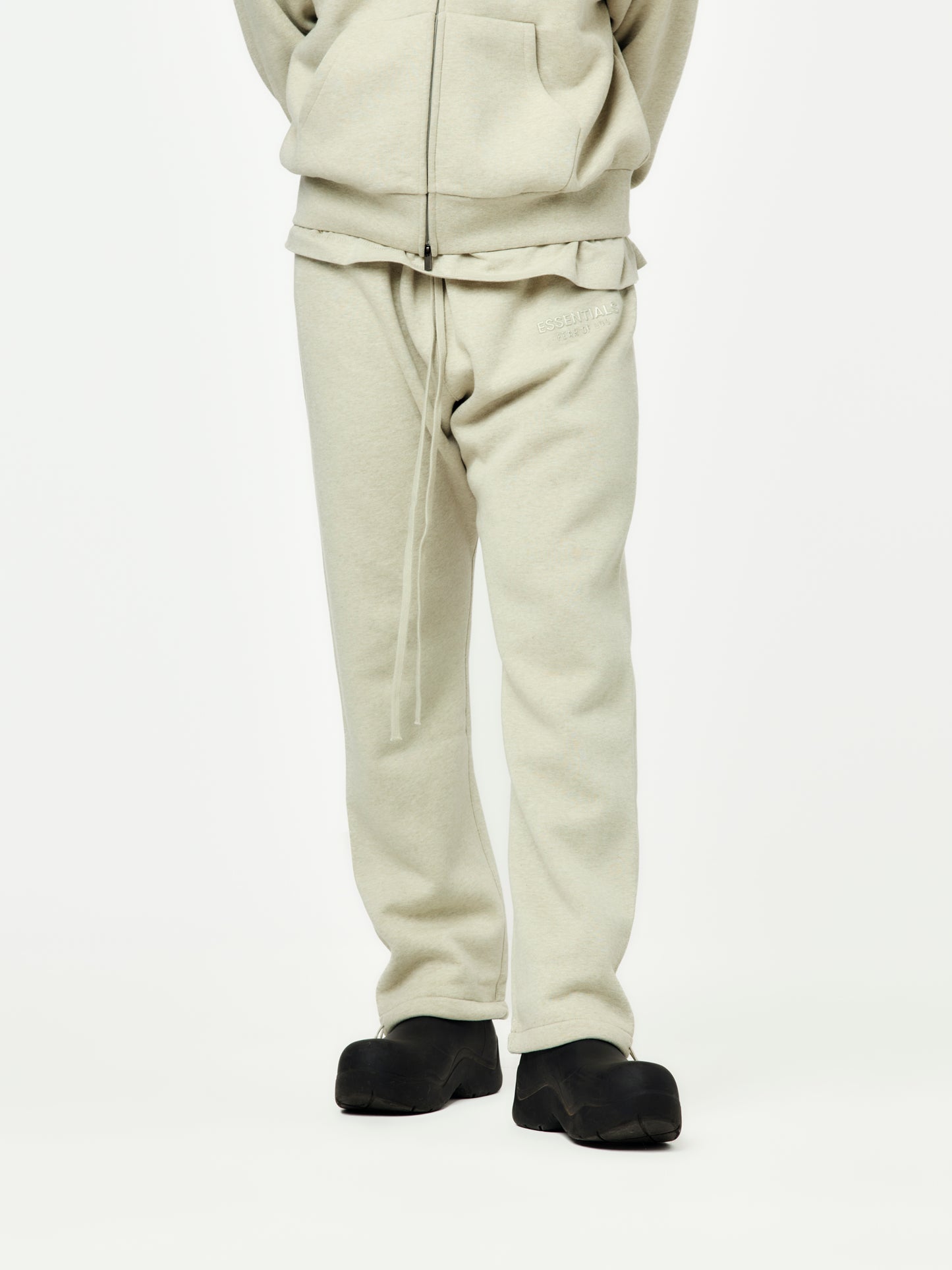 Relaxed Fleece Sweatpant (Heather Stone)