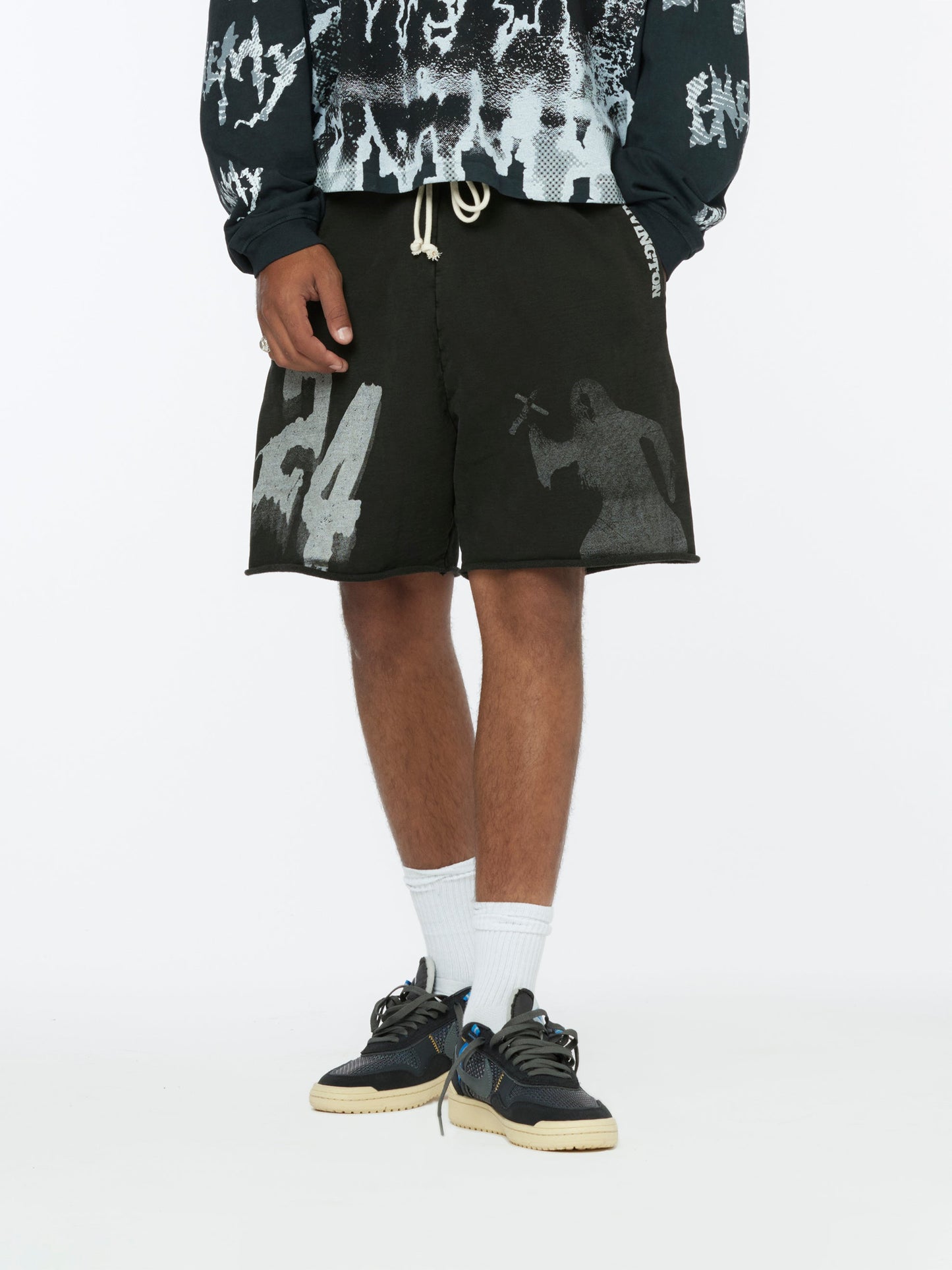 ENEMY SHORT (Black)