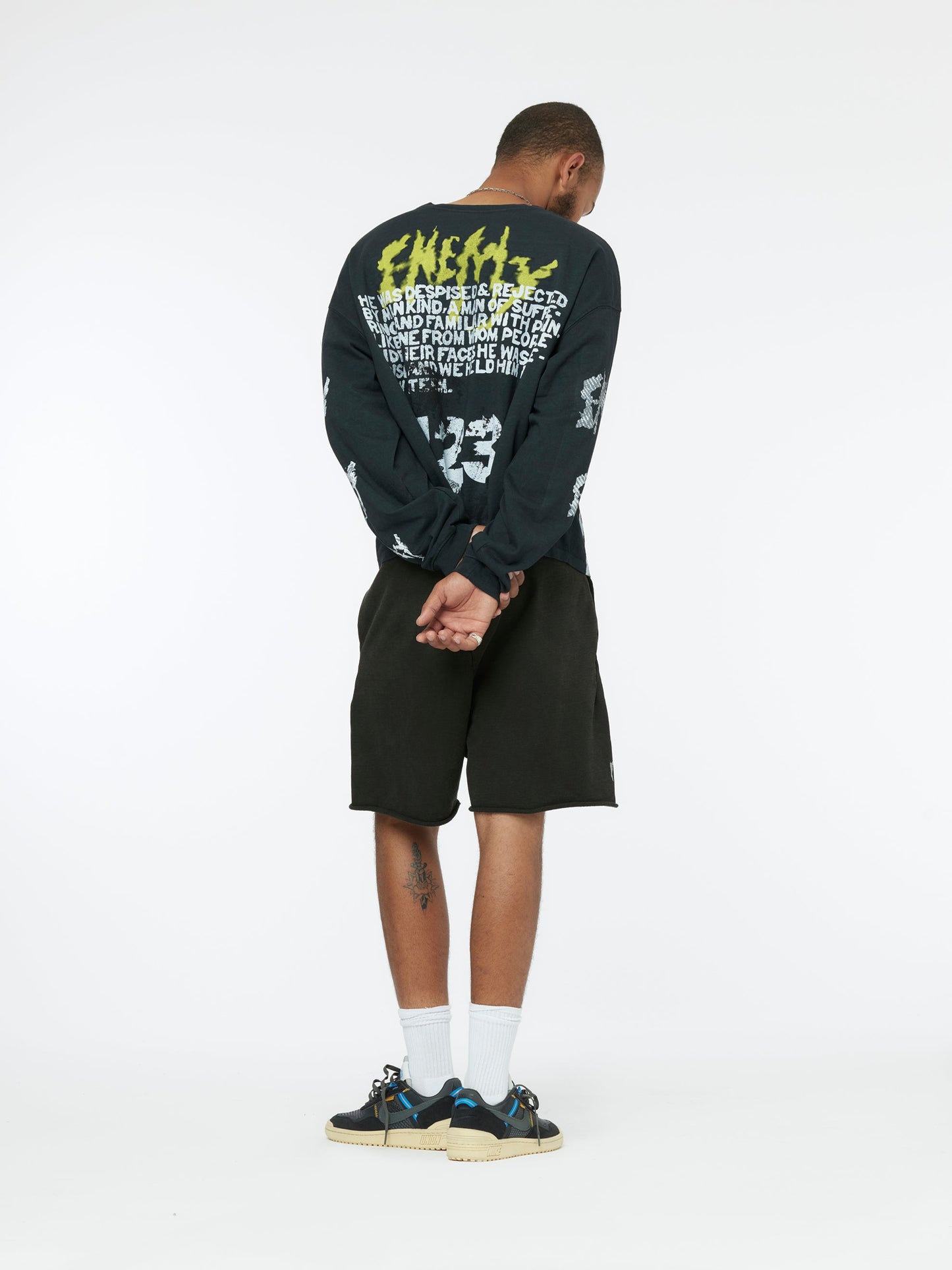 ENEMY SHORT (Black)