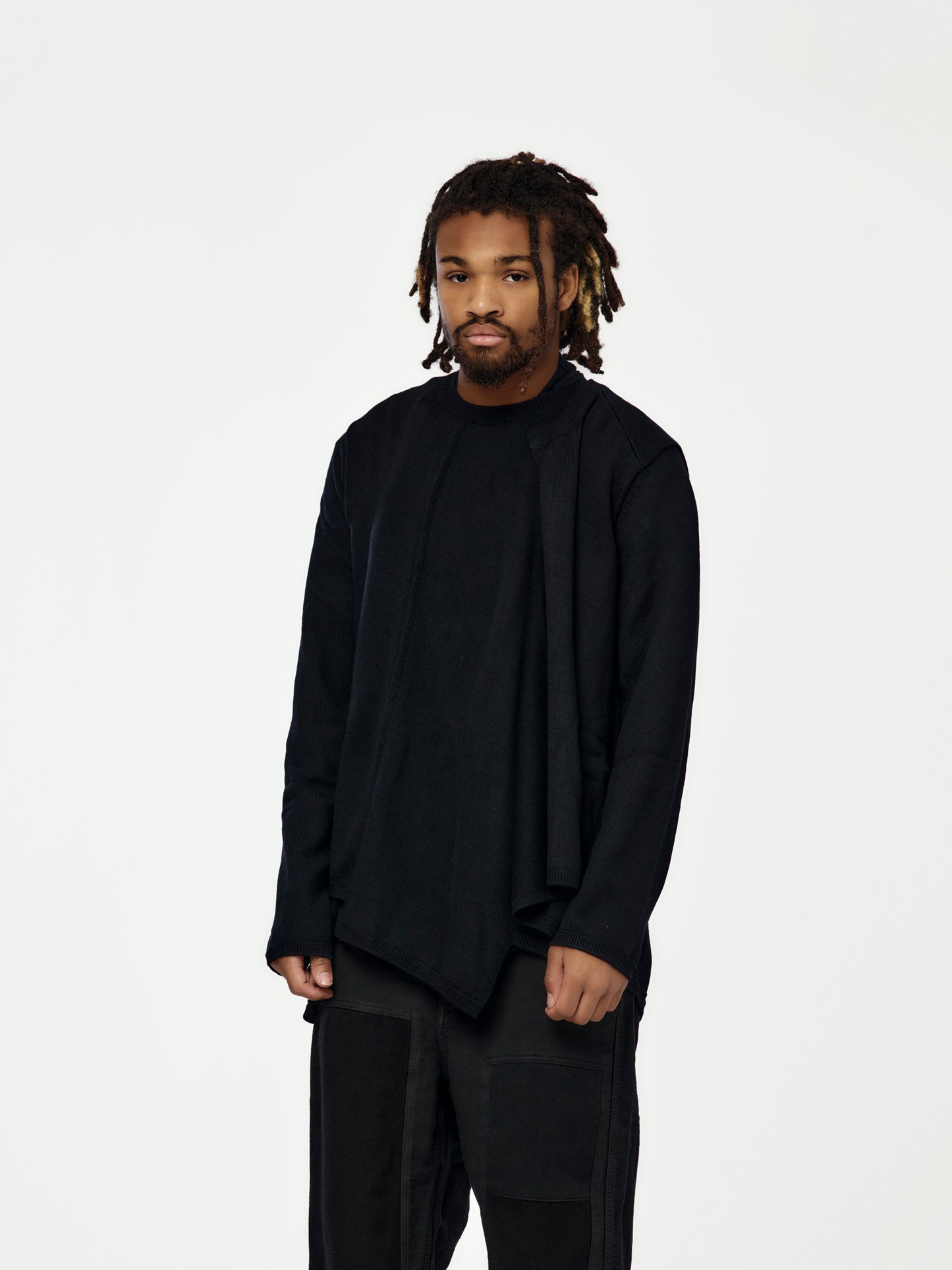 MEN'S SWEATER 2 (BLACK)