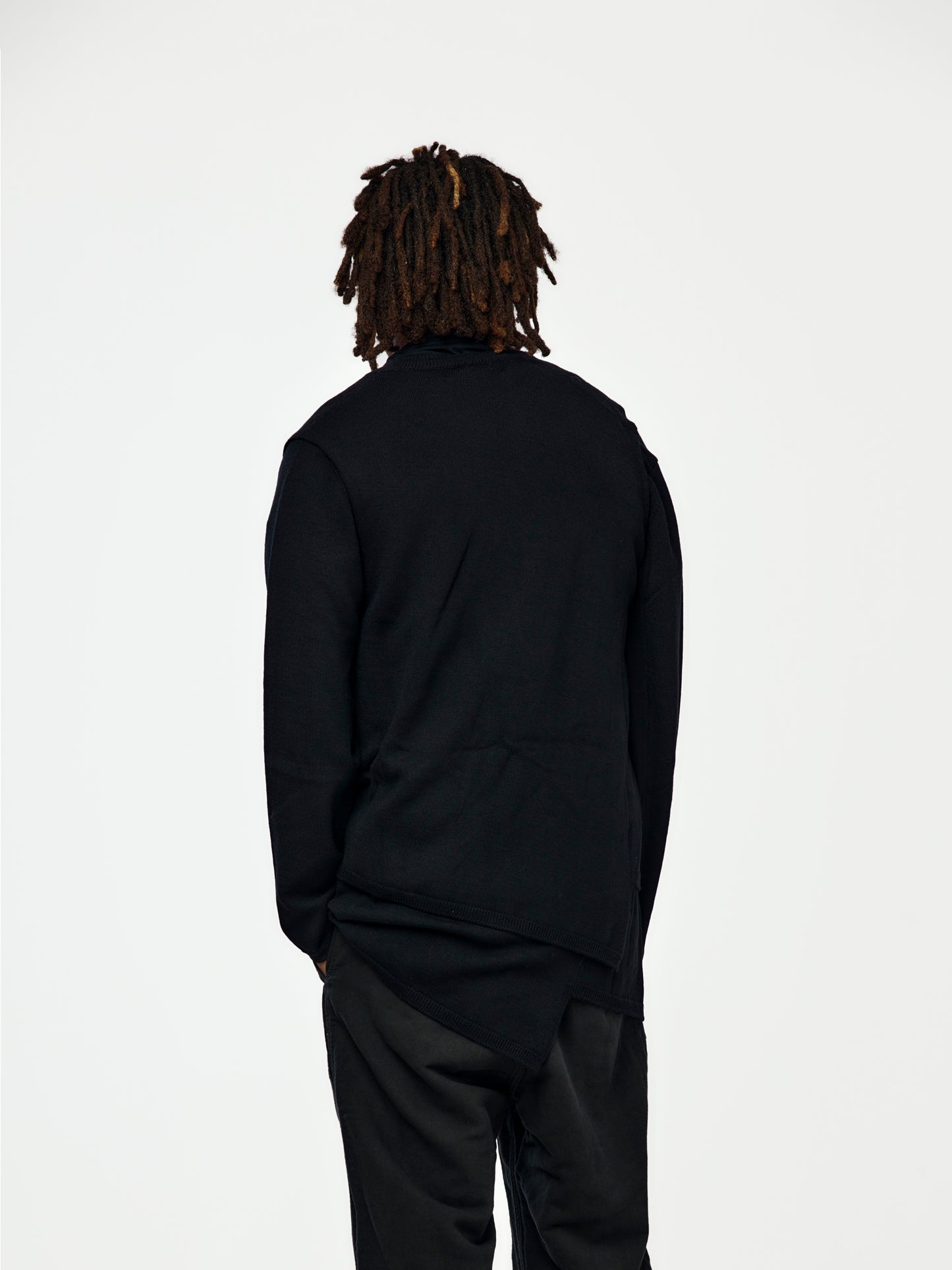 MEN'S SWEATER 2 (BLACK)