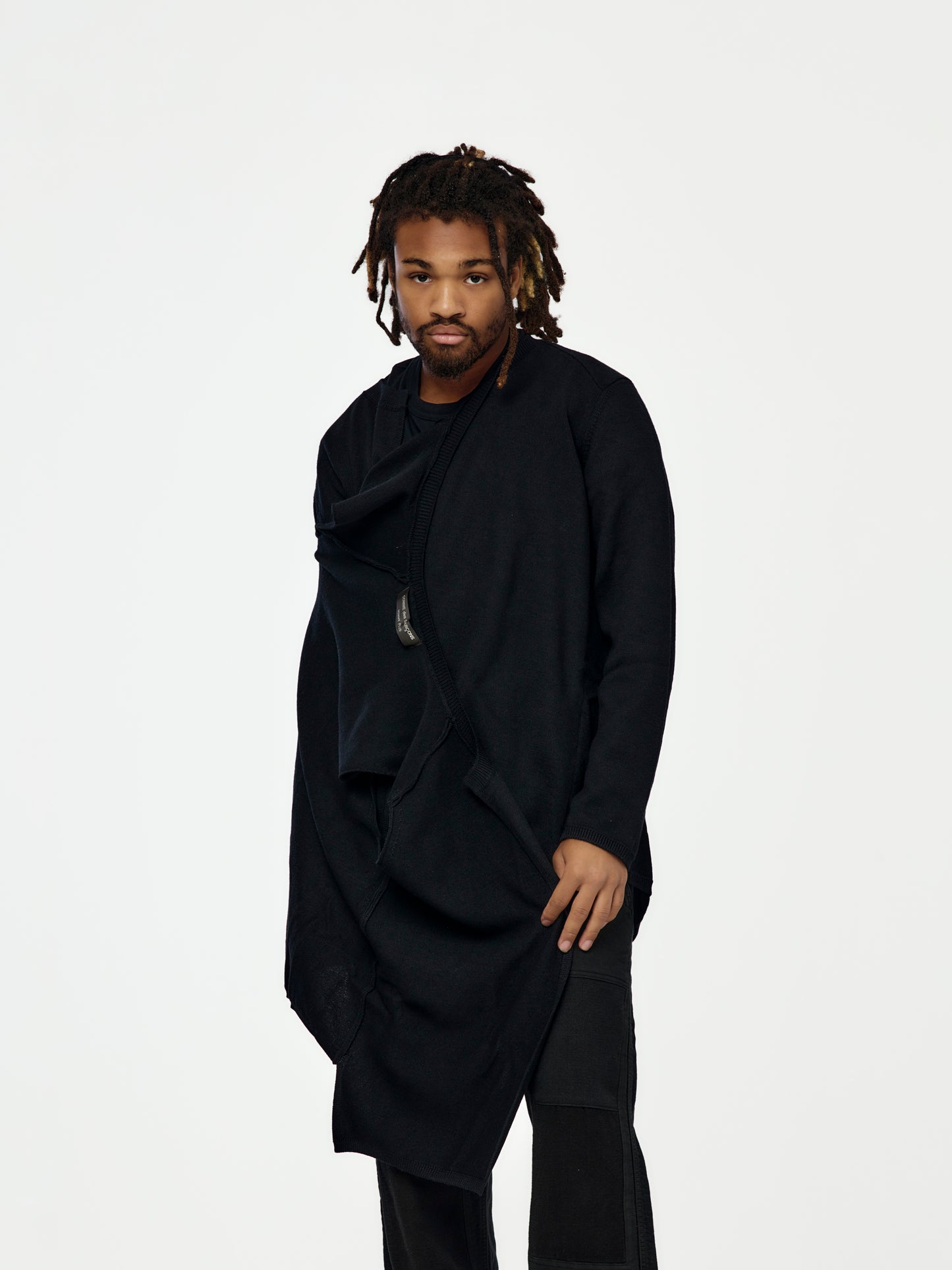 MEN'S SWEATER 2 (BLACK)