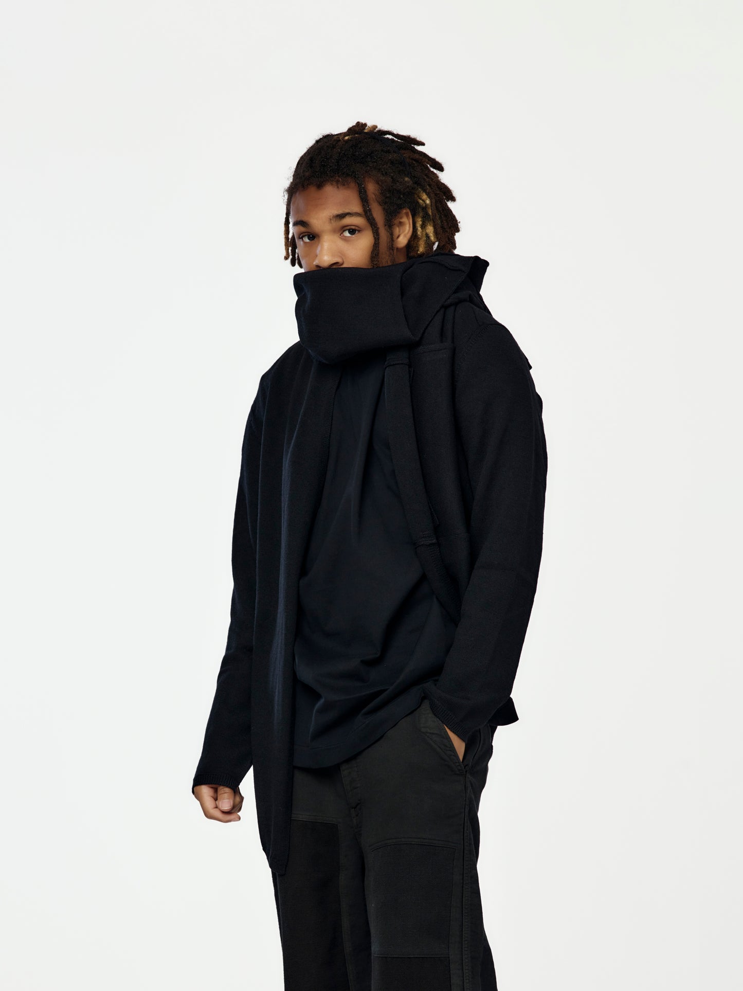 MEN'S SWEATER 2 (BLACK)