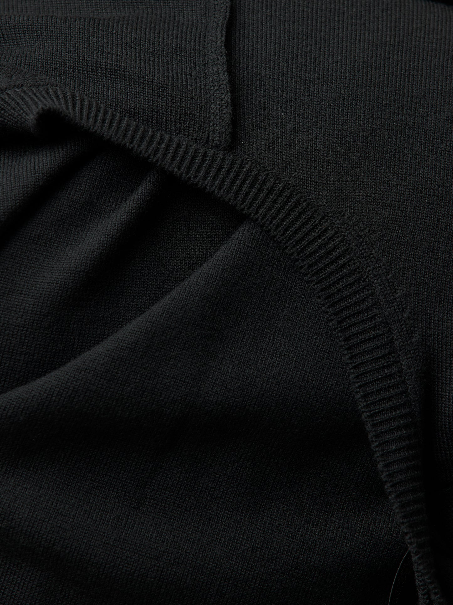 MEN'S SWEATER 2 (BLACK)