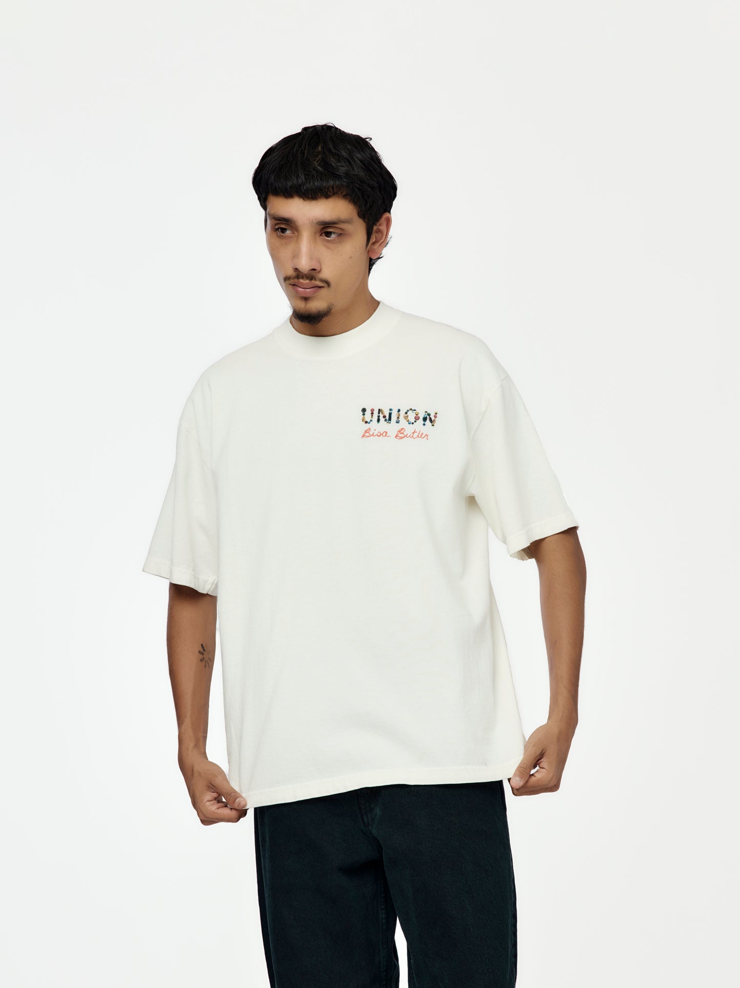 UN BISA PORTRAIT TEE (OFF WHITE)