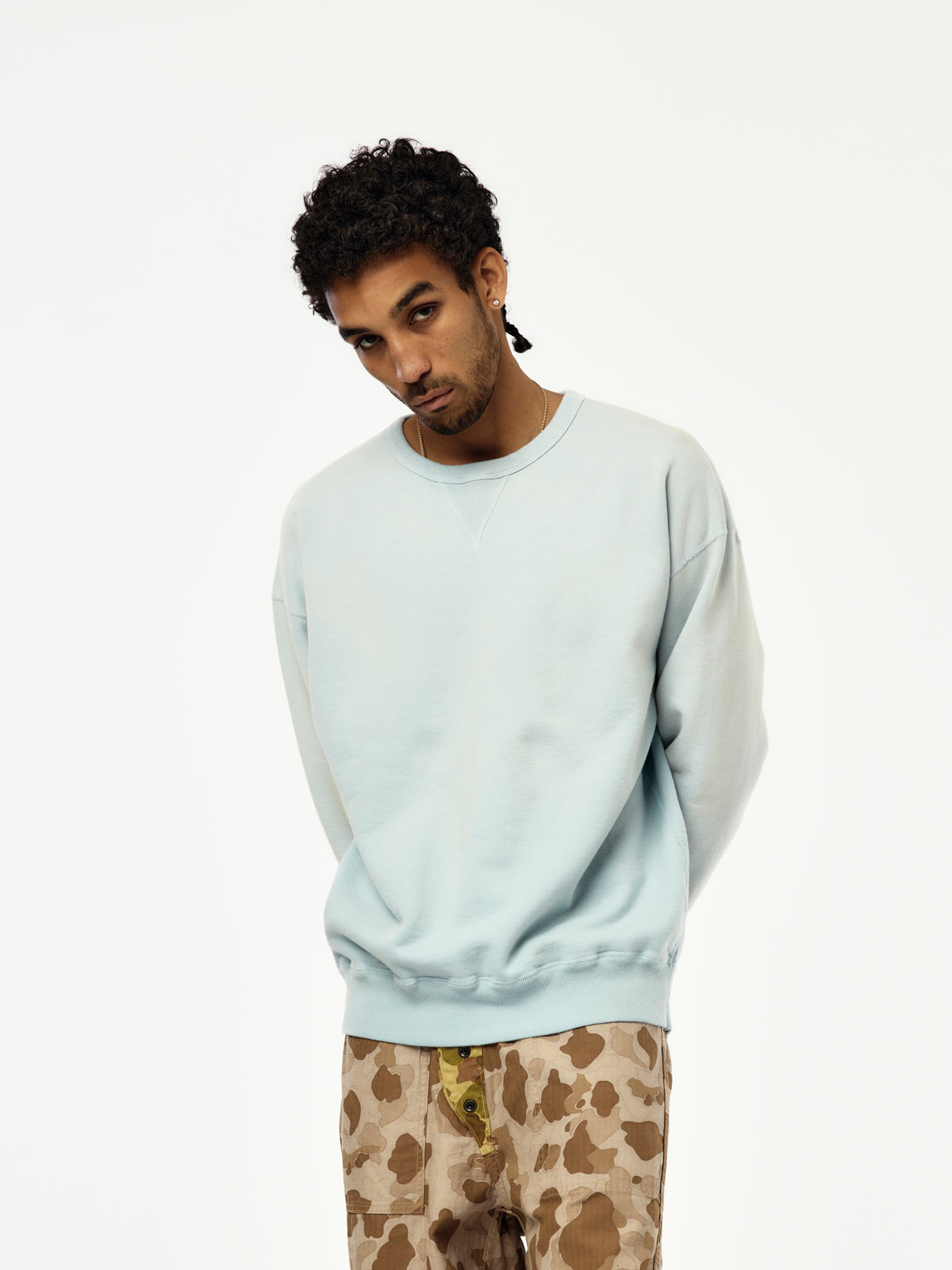 Weathered Double V Sweatshirt (Light Blue)