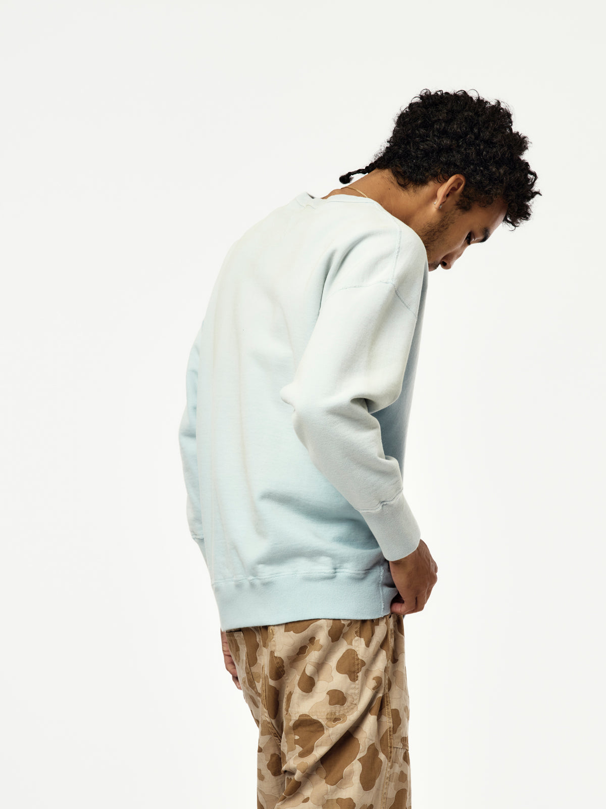 Weathered Double V Sweatshirt (Light Blue)