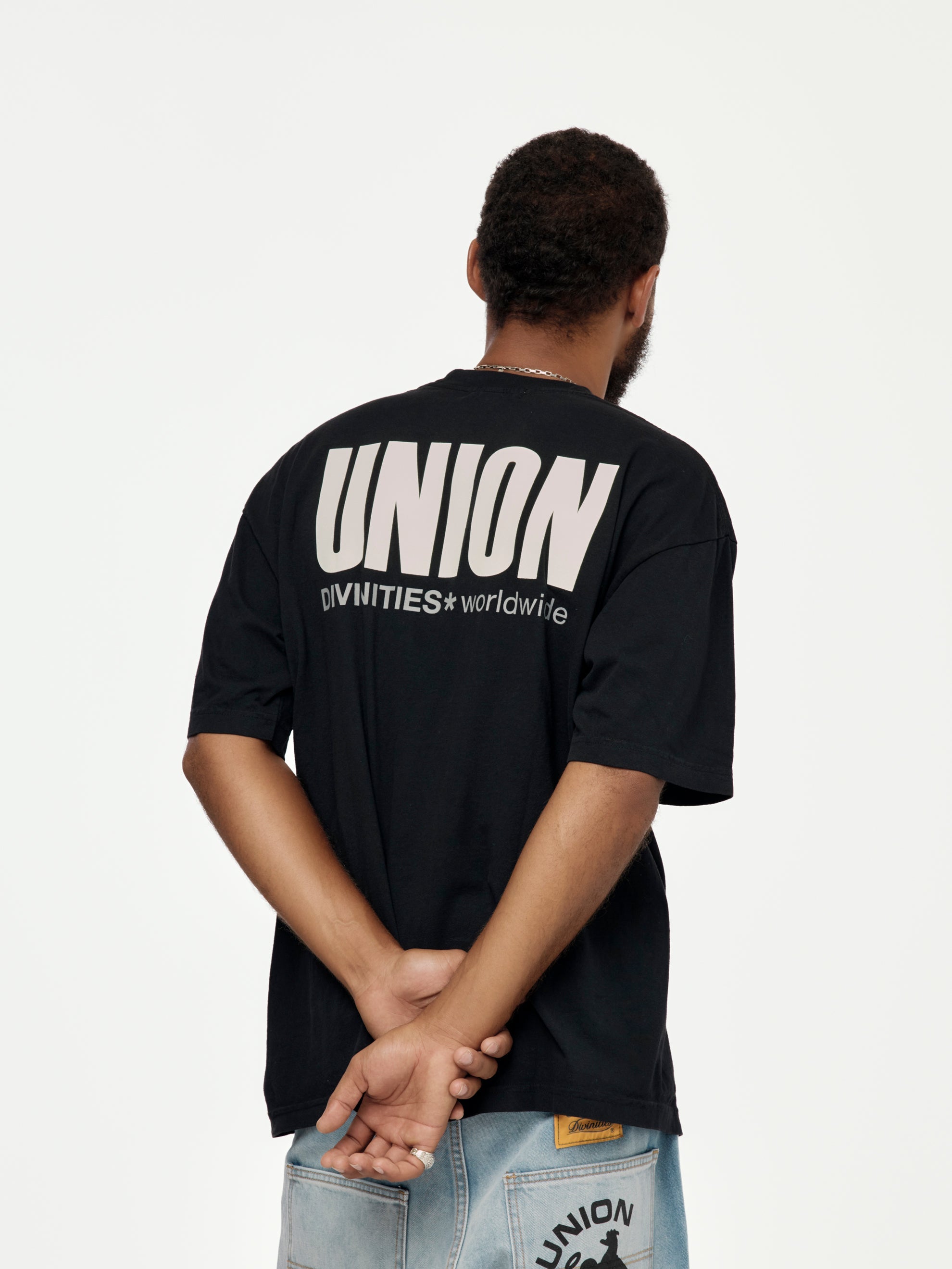 今 話題 の 人気 商品 Divinities UNION - (Black) Tee Frontman Union x Divinities トップス