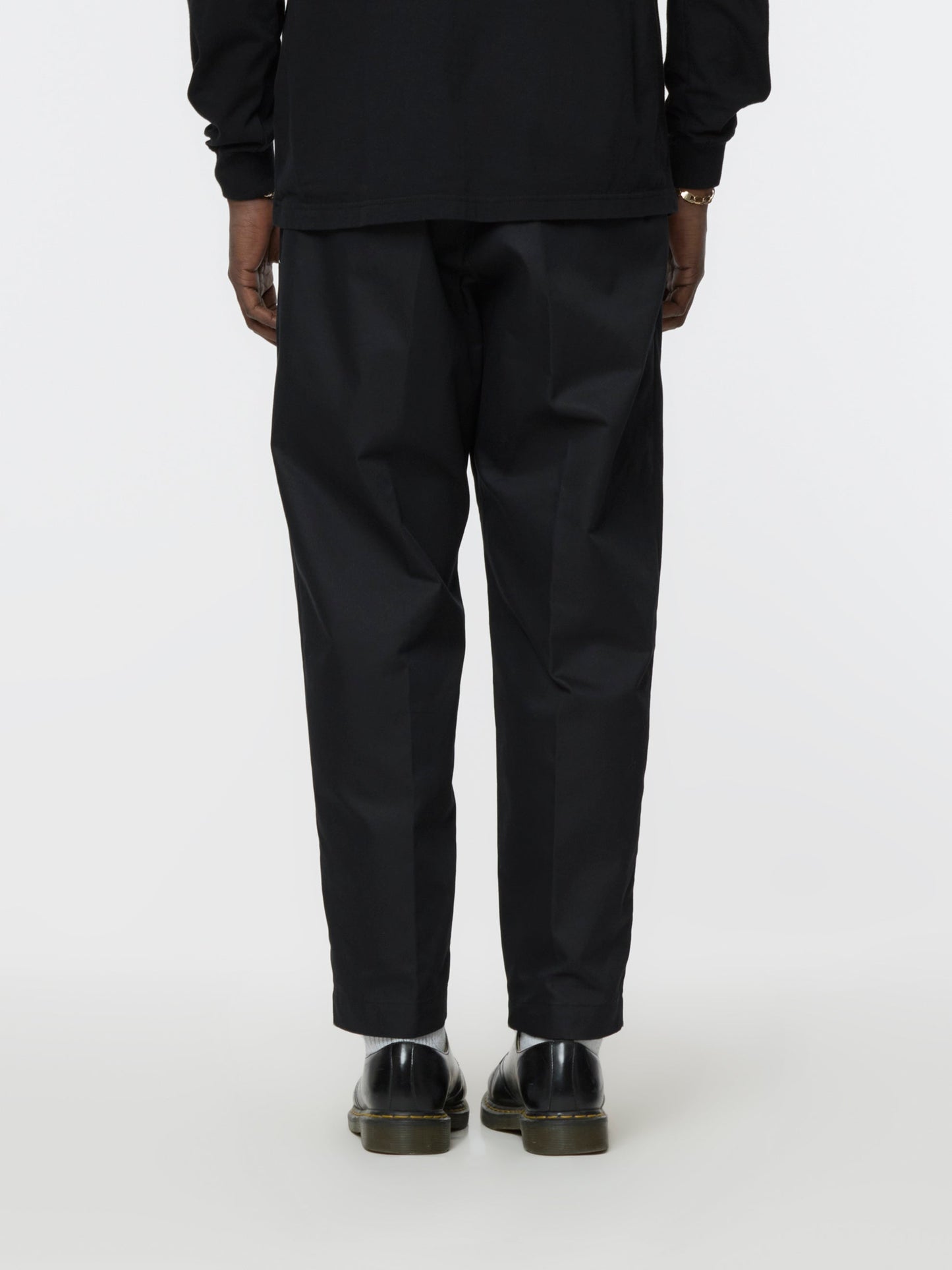 SLANTED TUCK PANTS (BLACK)