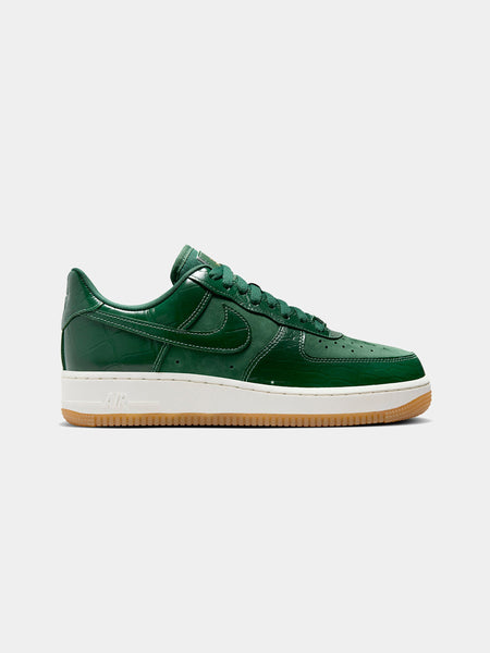 ★NIKE★(W) Nike Air Force 1 '07 LX Green & White★関税込★ Nike Air Force 1 Low '07 LX Summit White/Green Women's Shoes