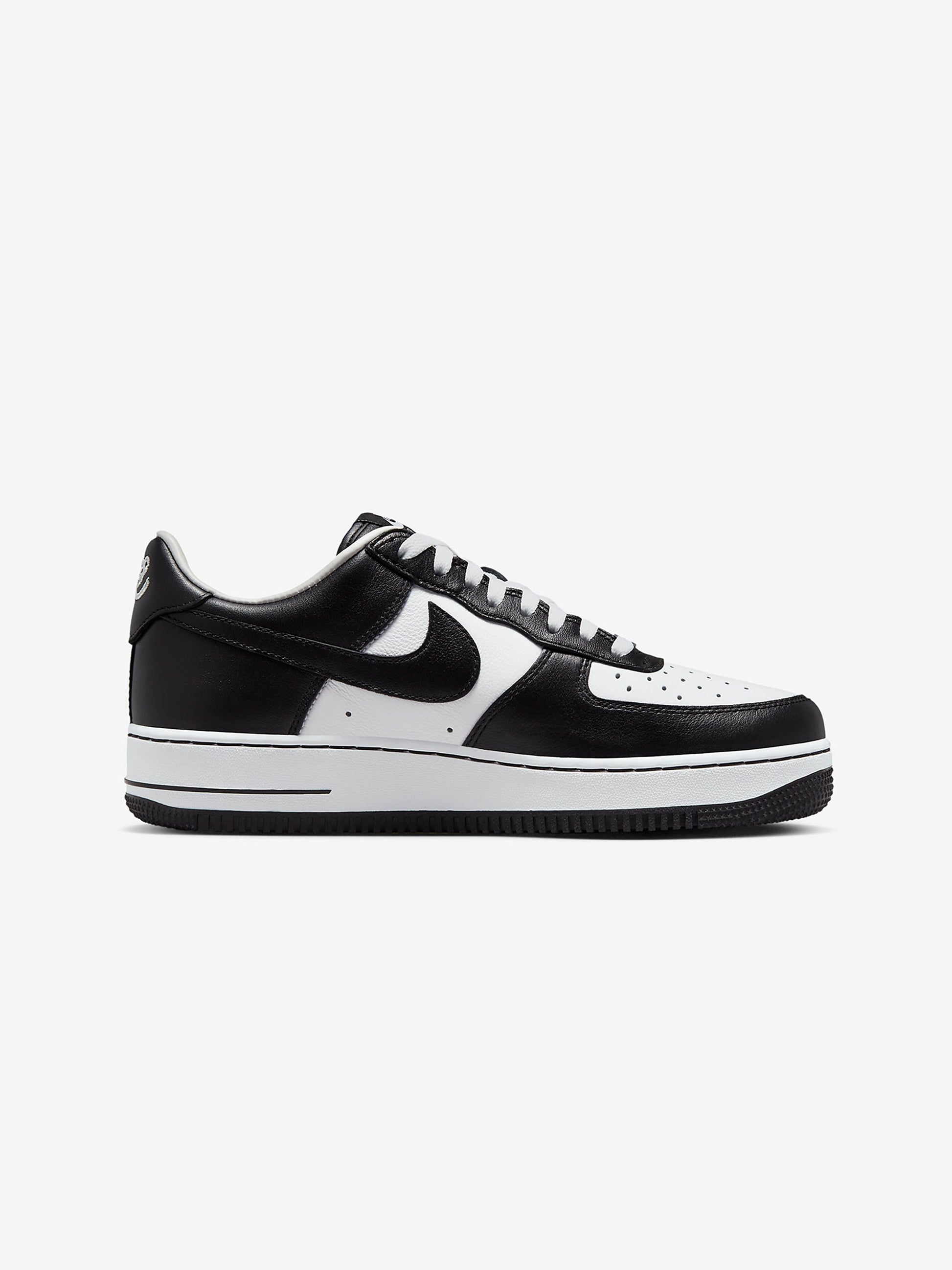 Buy Nike Nike Air Force 1 Low (White/Black) Online at UNION LOS ANGELES