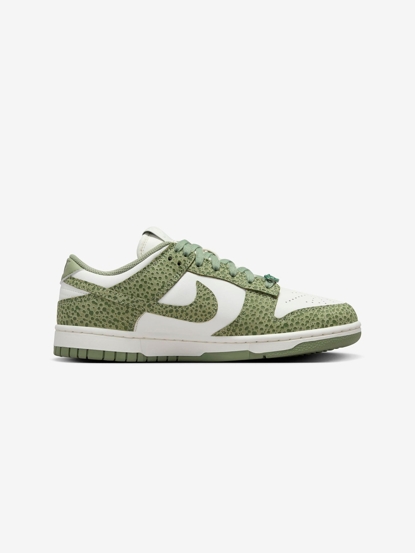 W Nike Dunk Low Premium (Oil Green/Treeline/Sail)