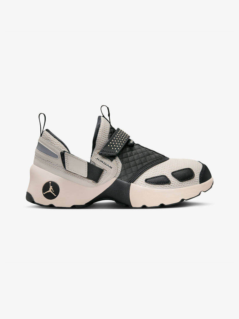 Women's Jordan Trunner LX (Light Orewood Brown)