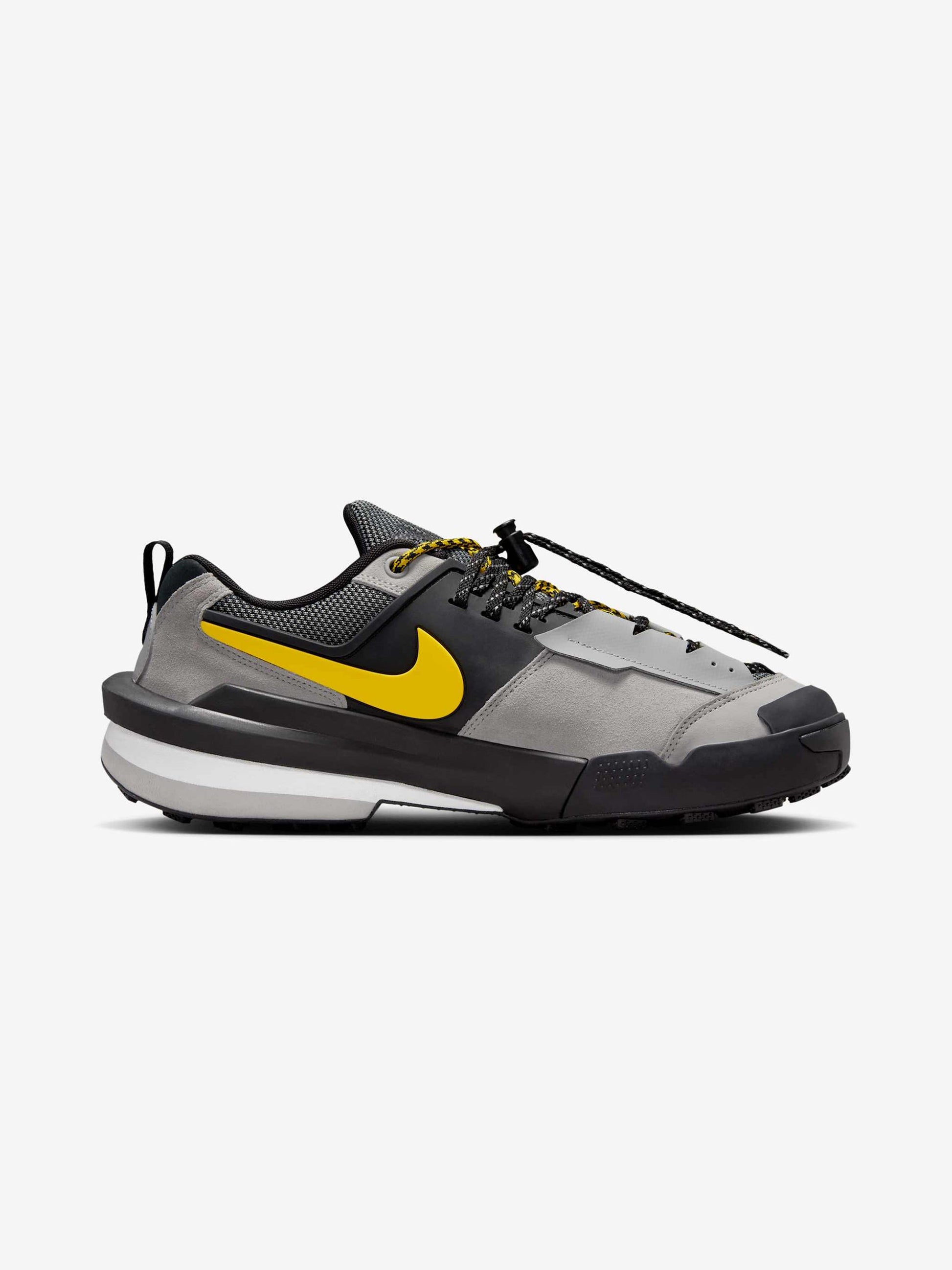 Nike x sacai Zegamadome (Matte Silver/Tour Yellow)