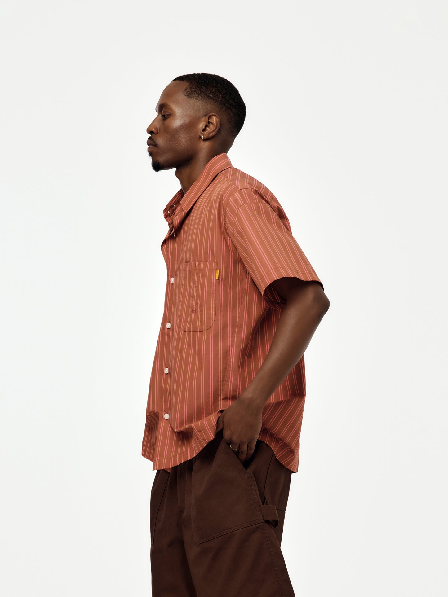GRAMERCY SS SHIRT (DARK BROWN)