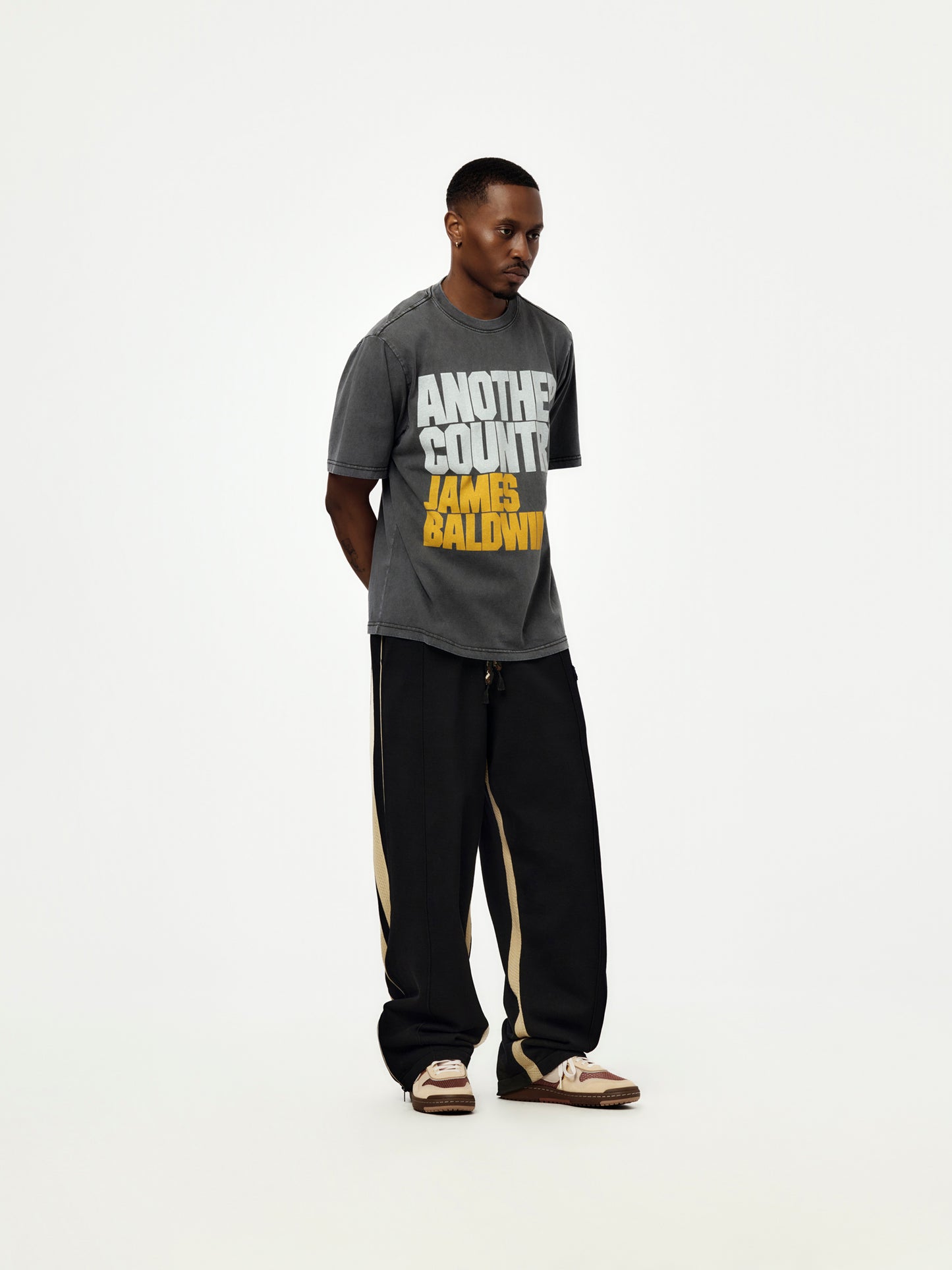 ANOTHER COUNTRY TEE (VINTAGE BLACK)