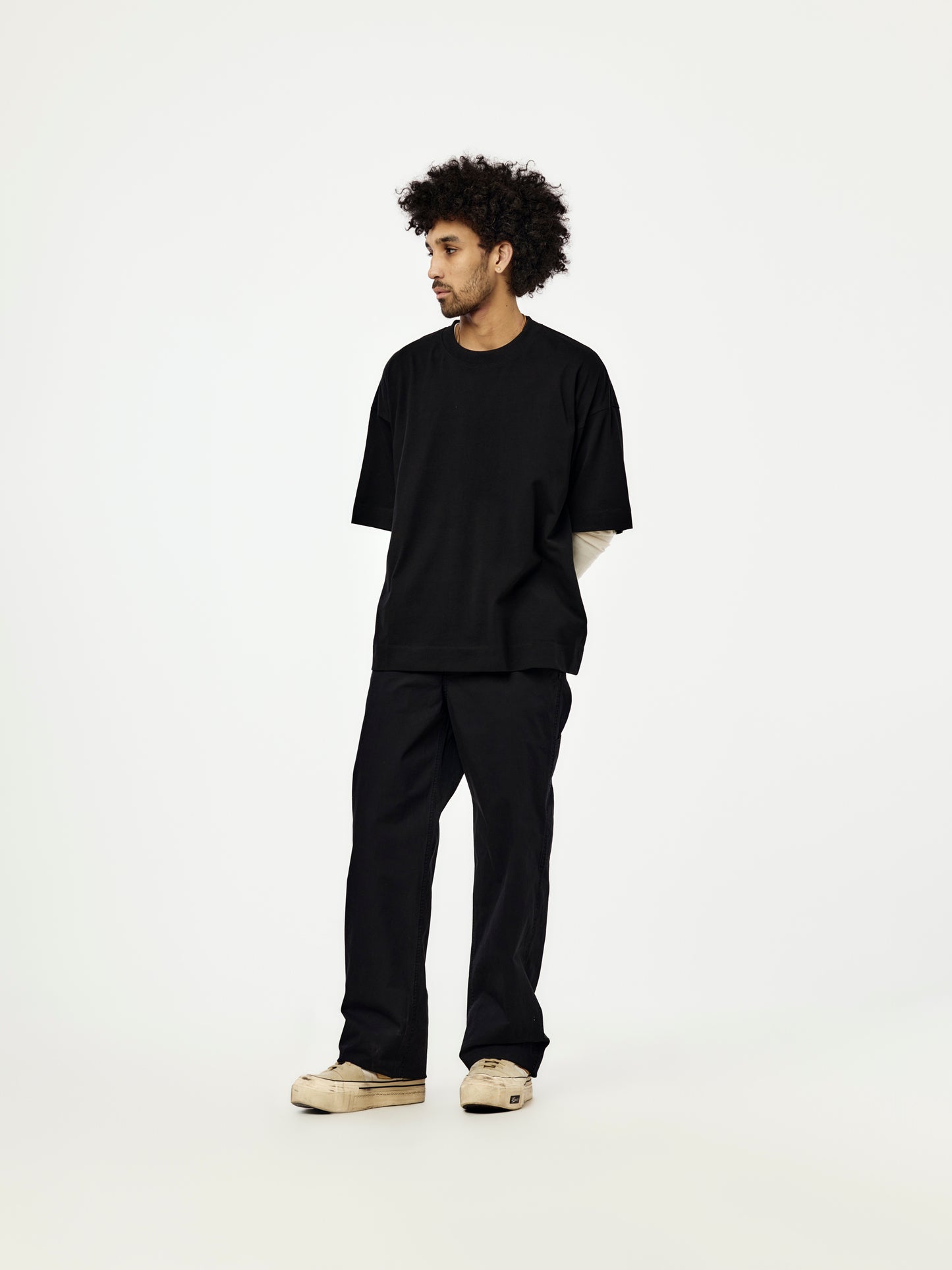 Heno T-Shirt (Black)