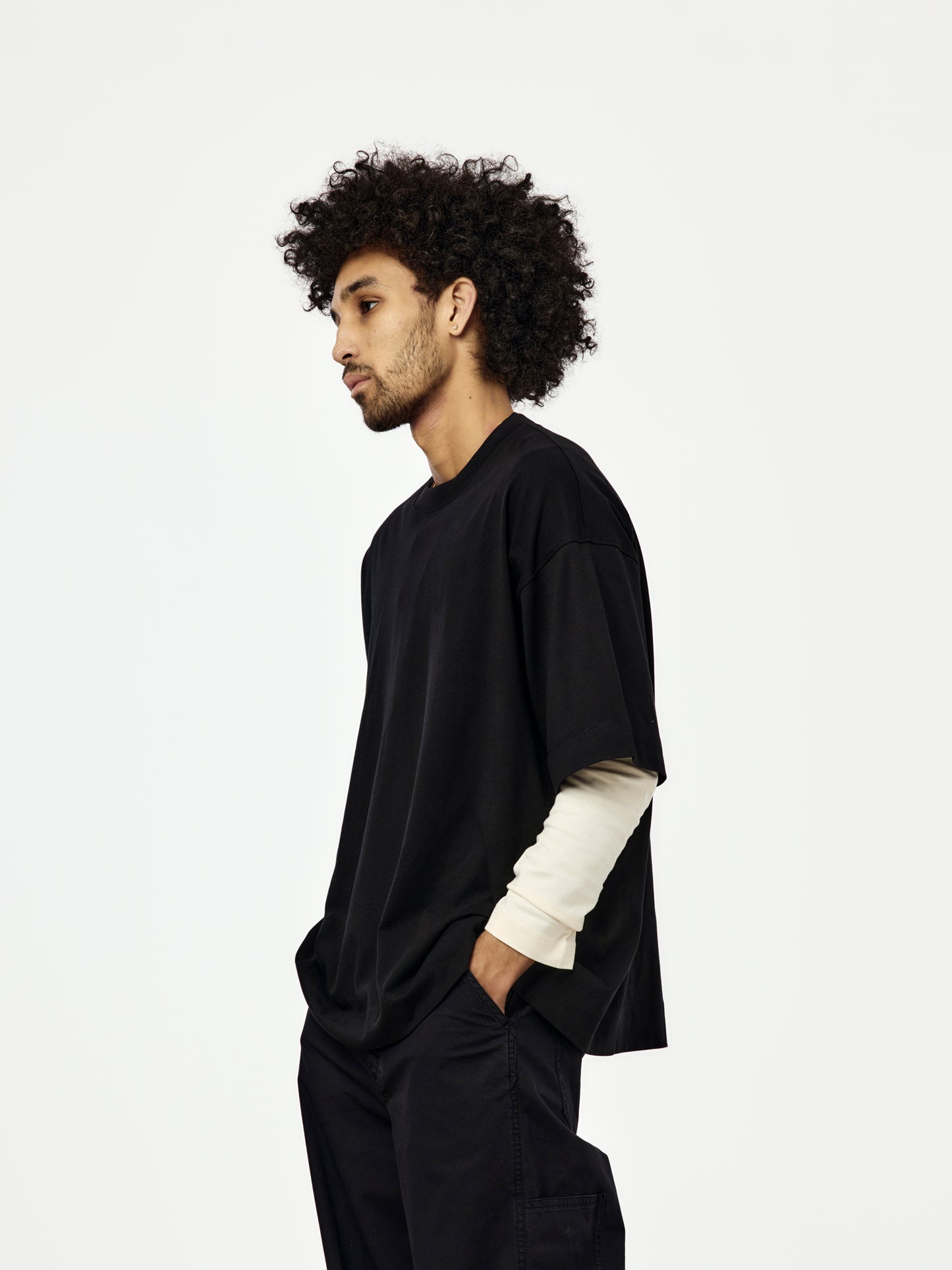 Heno T-Shirt (Black)