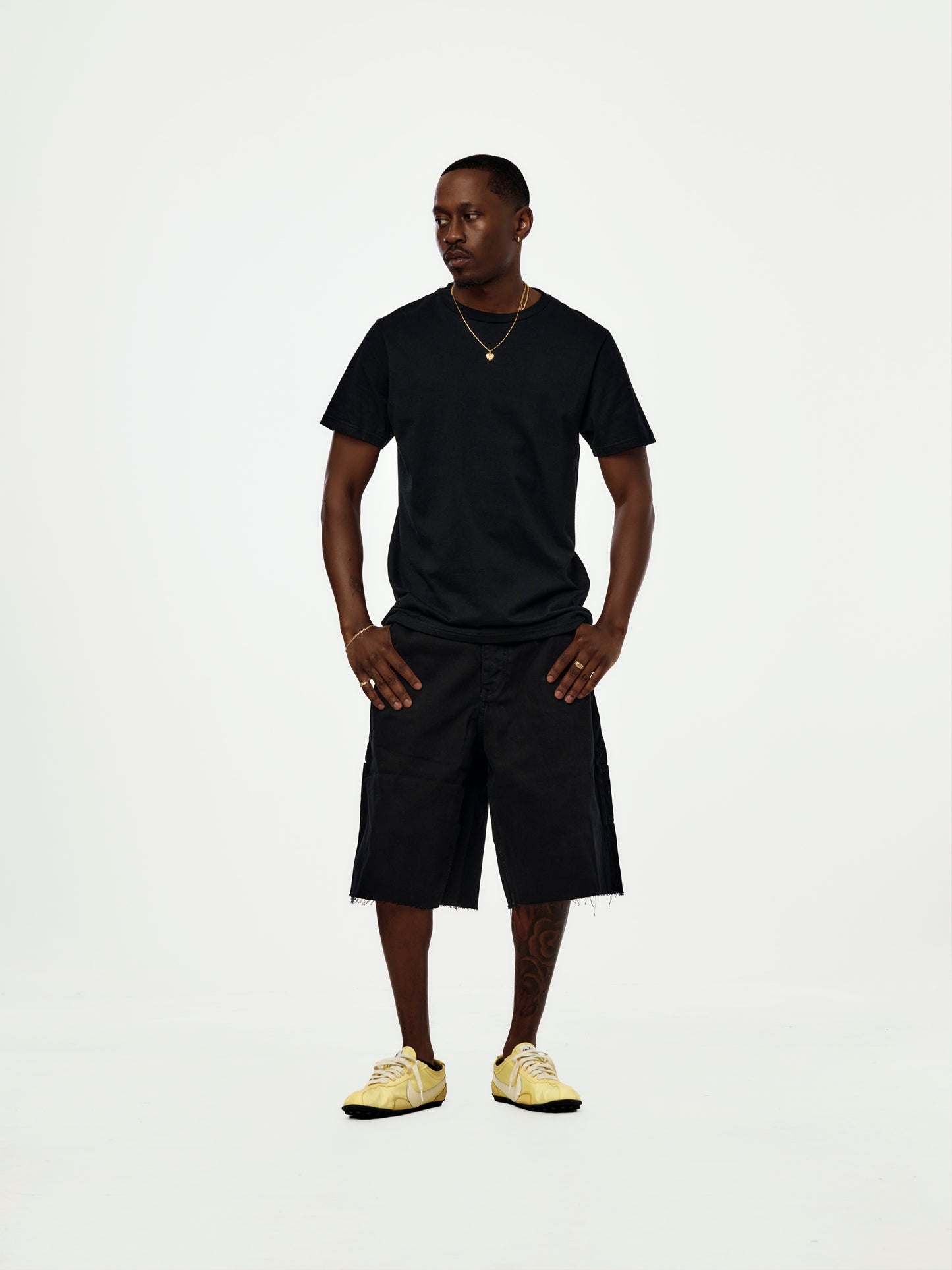 RAW CUT 5-POCKET SHORT (OVERDYED BLACK)