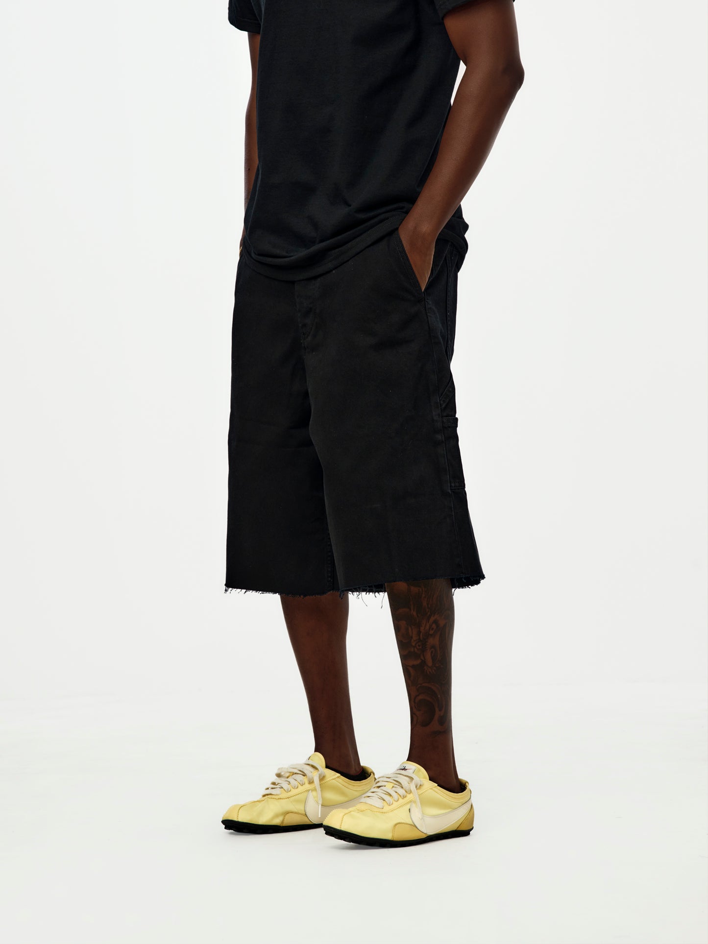 RAW CUT 5-POCKET SHORT (OVERDYED BLACK)