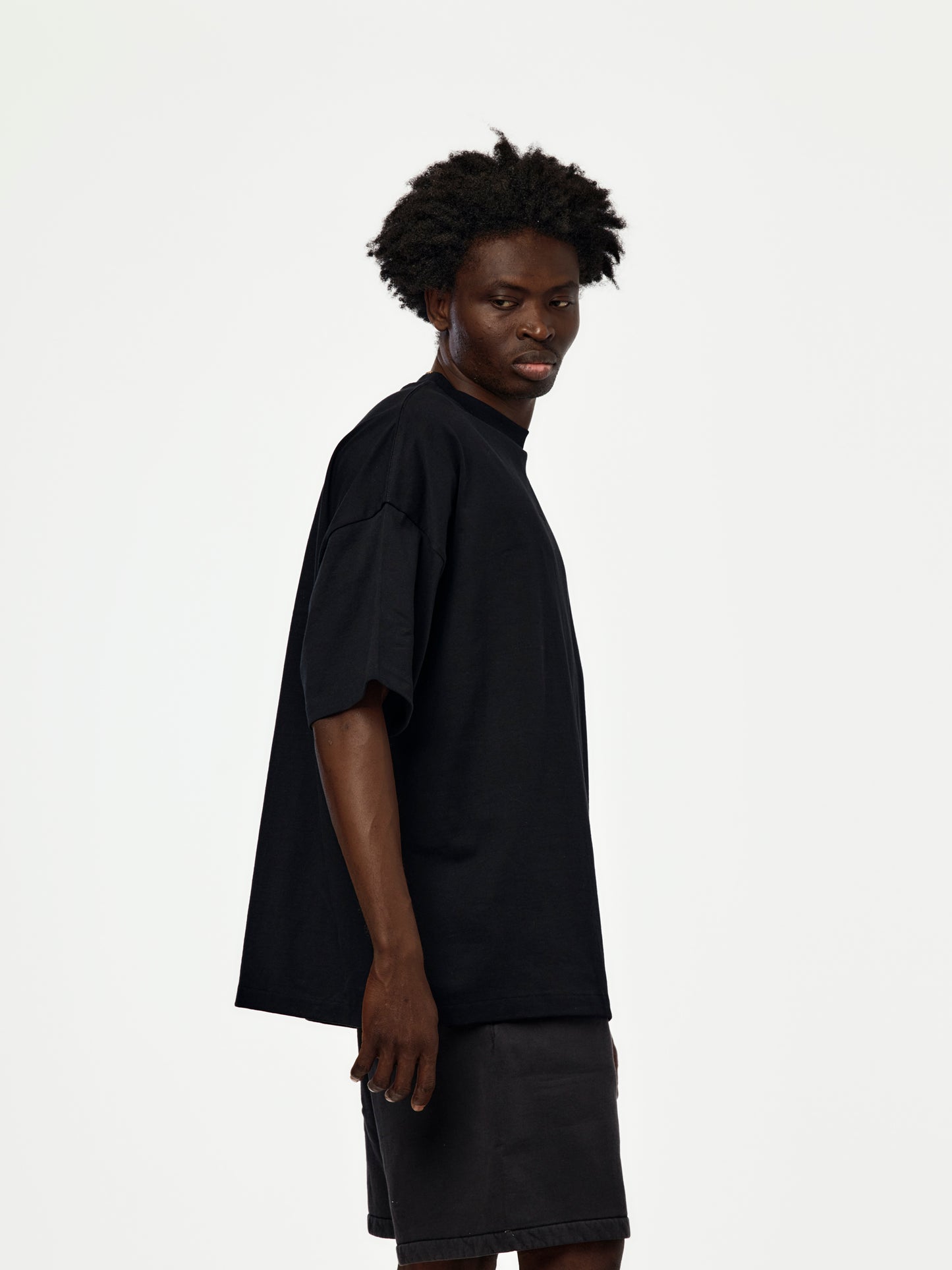SIGNATURE 90'S SHORT SLEEVE TEE (BLACK)