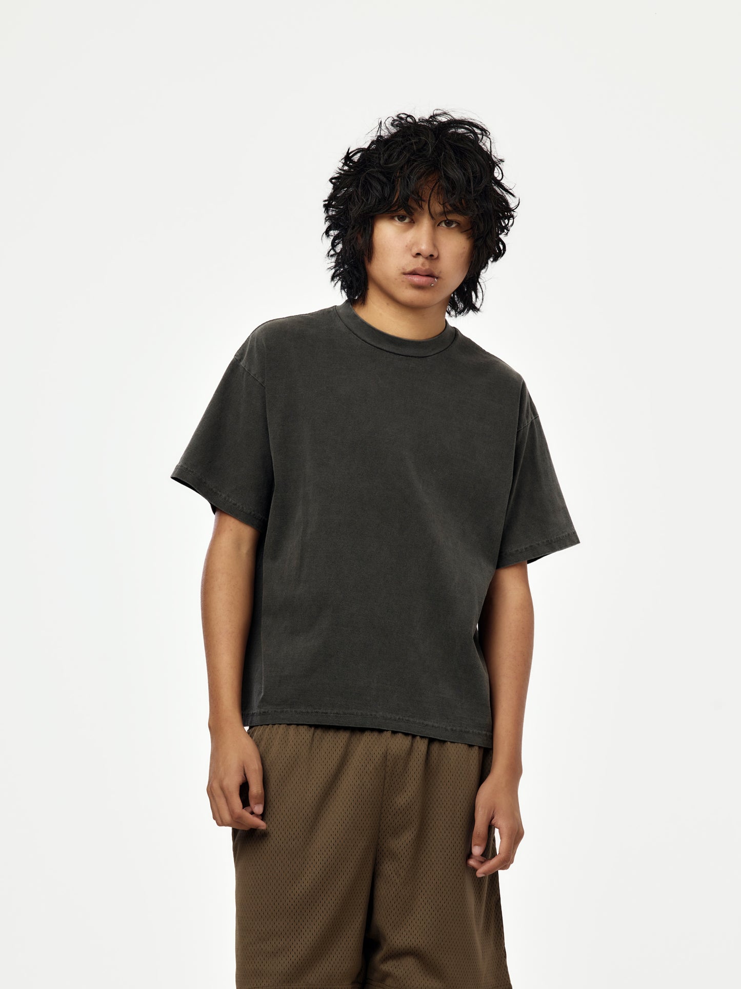 box crop tee (pigment black)