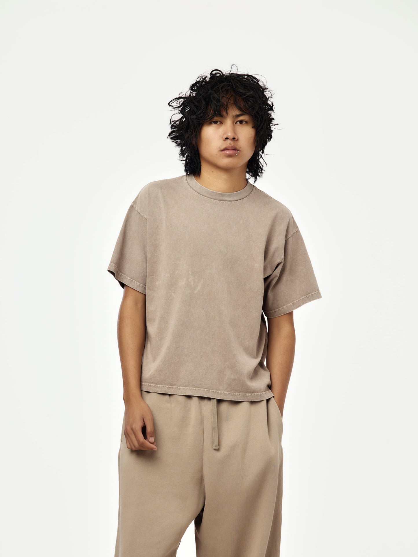 box crop tee (washed dune)