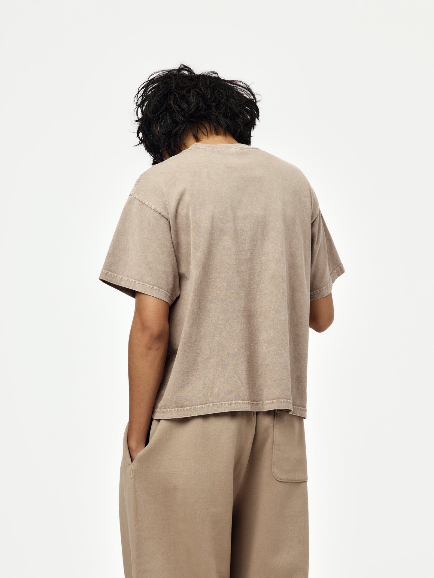 box crop tee (washed dune)