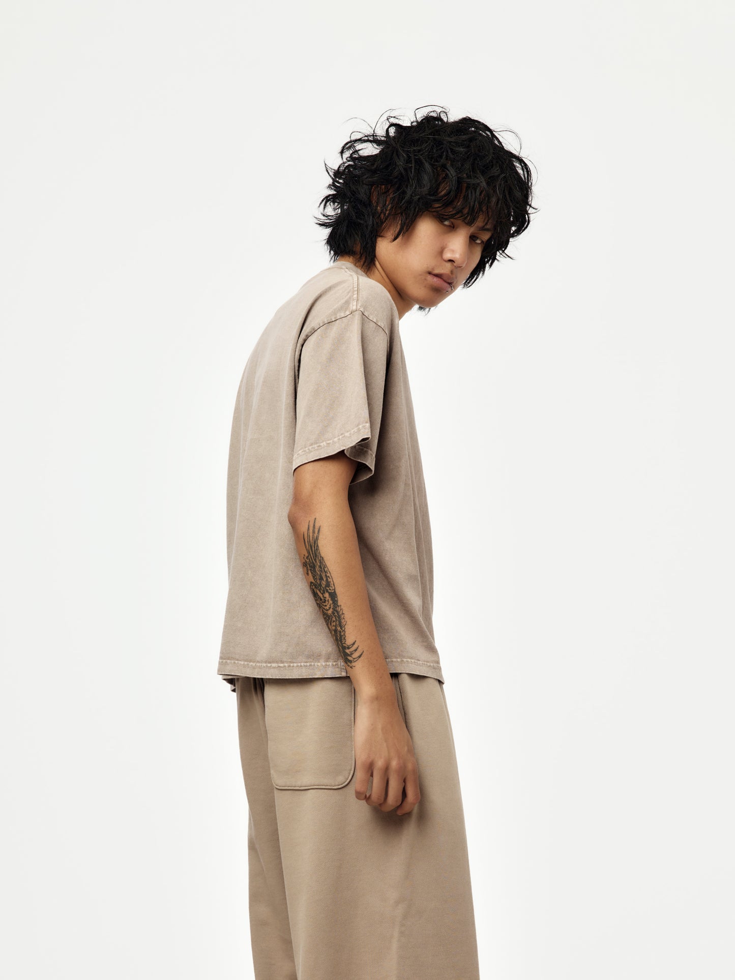 box crop tee (washed dune)