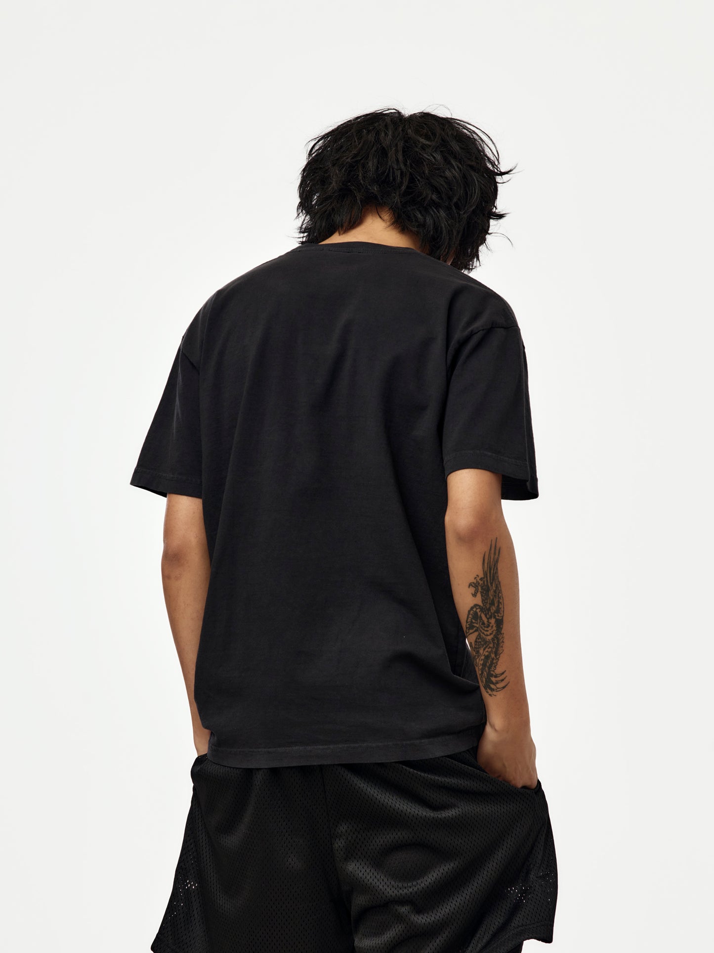 relaxed tee (washed black)