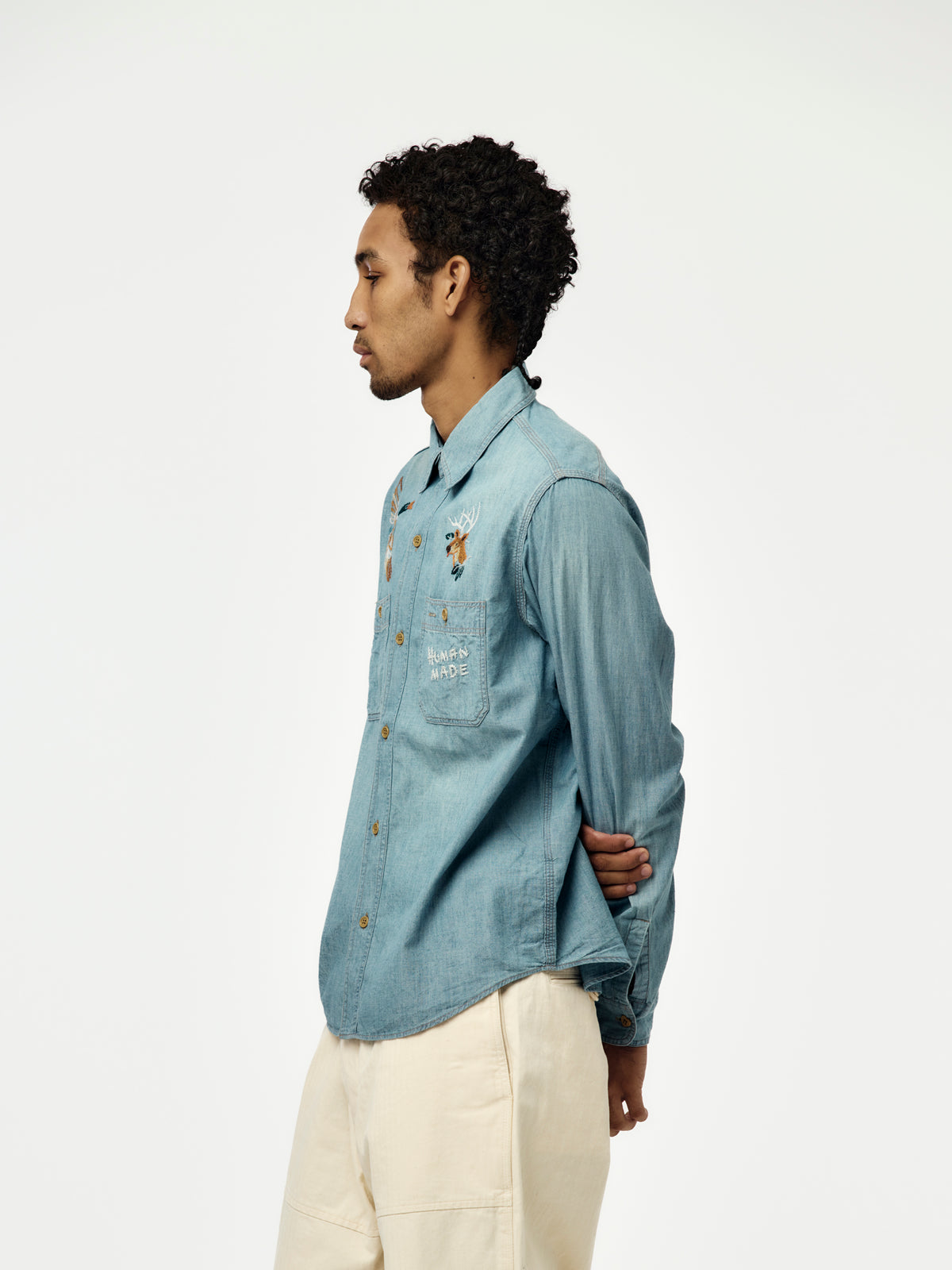 EMBROIDERED CHAMBRAY SHIRT (BLUE) - HM32SH005