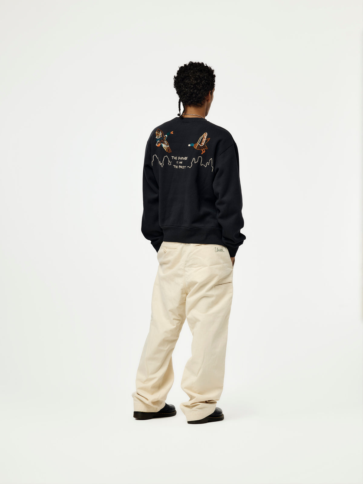 EMBROIDERED SWEATSHIRT (BLACK) - HM32CS048