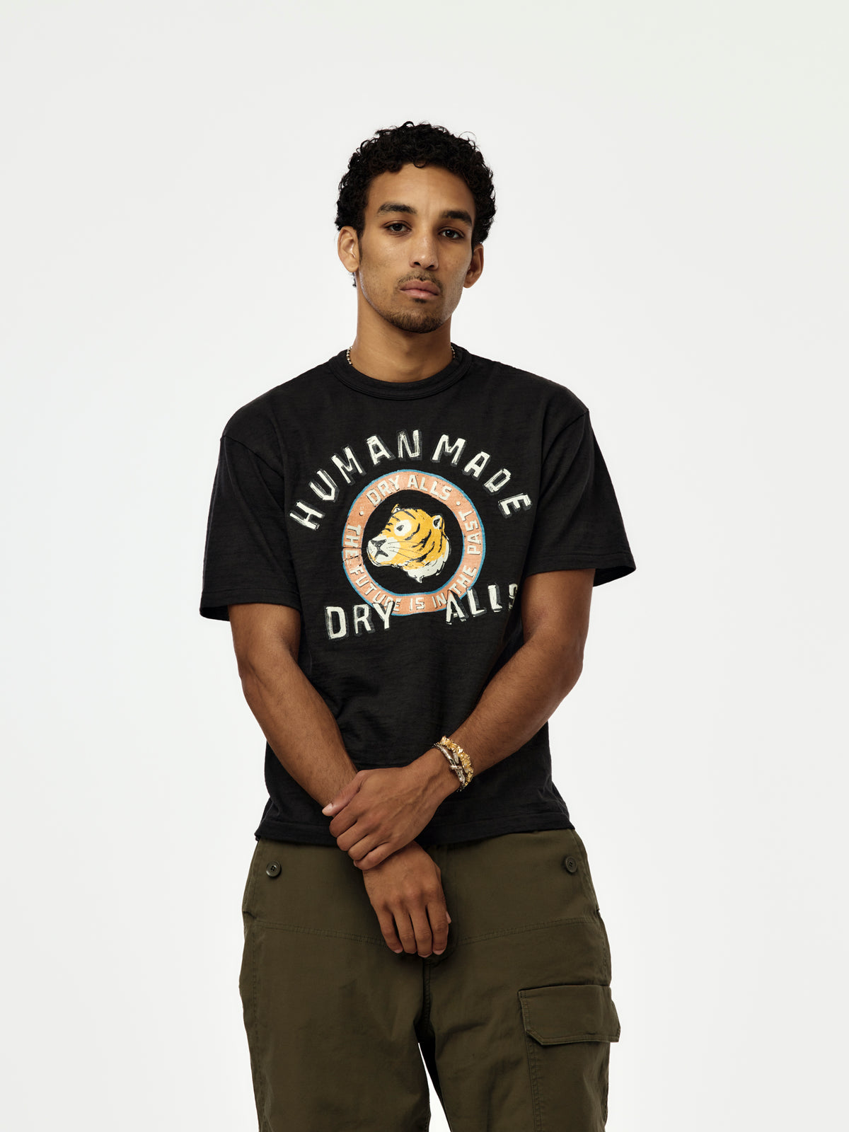 GRAPHIC T-SHIRT (BLACK) - HM32TE013