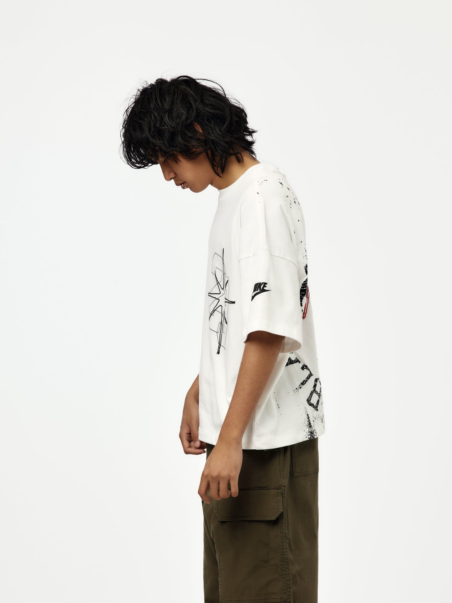 M J BLK CAT STAR SS TEE (WHITE)