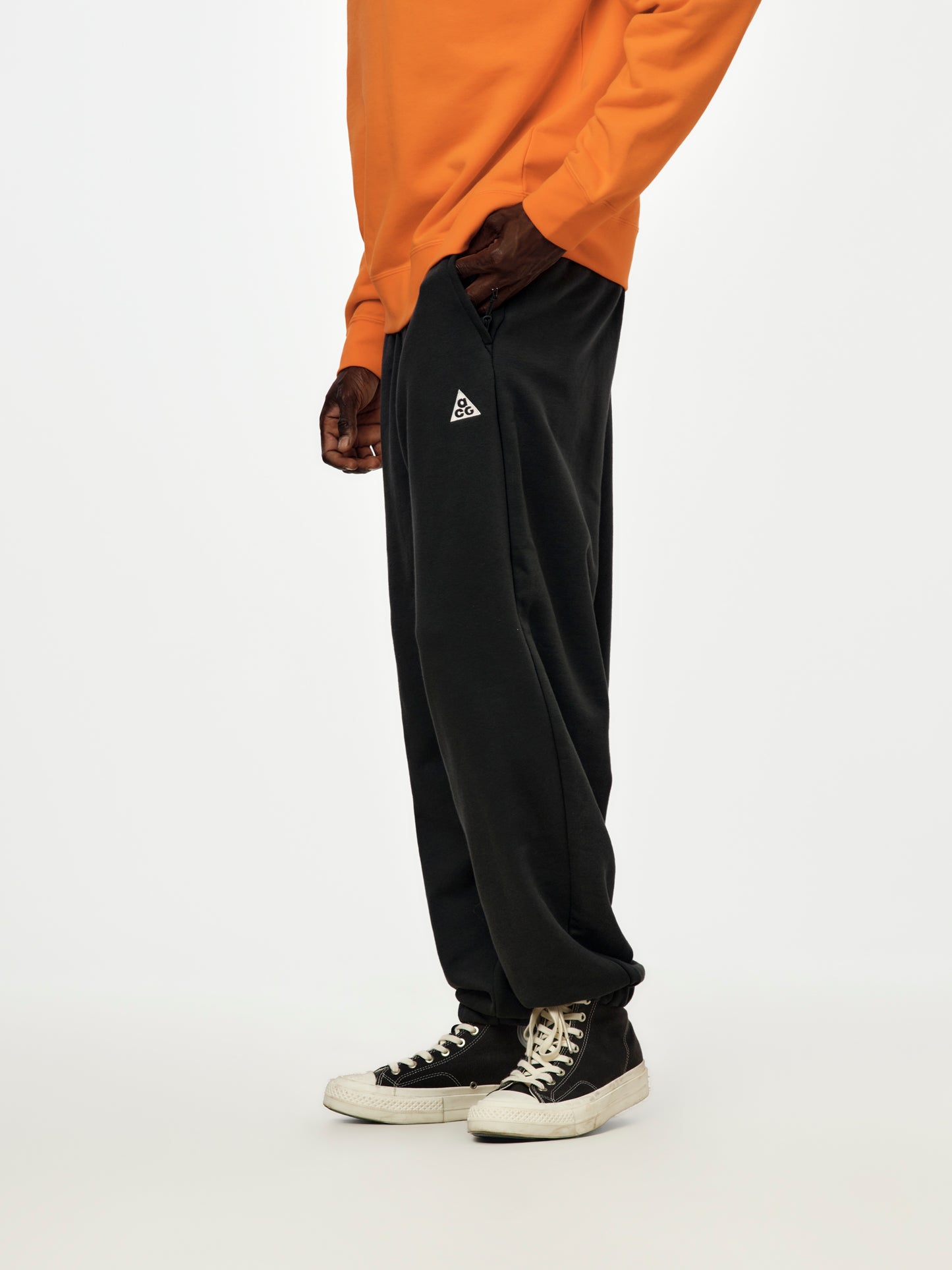 Nike ACG Tuff Sweatpants (Dark Smoke Grey/White)