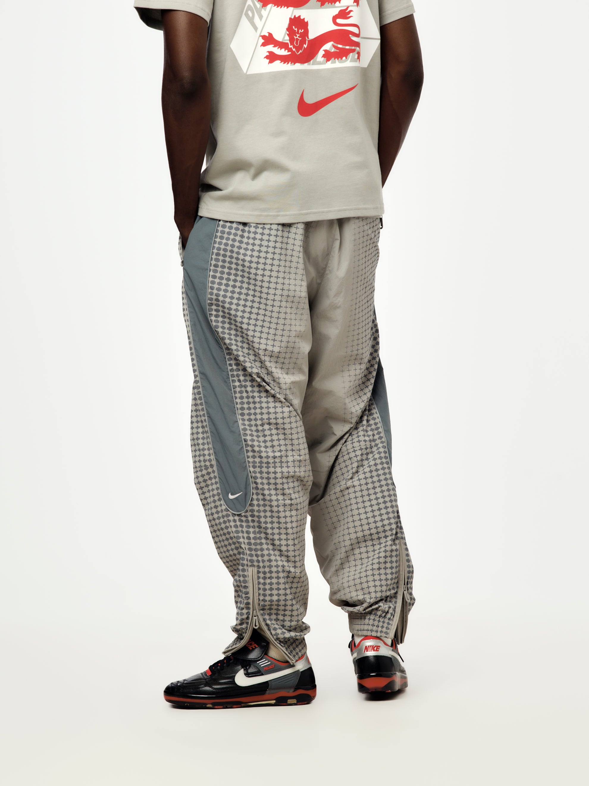 PALACE NIKE England Solo Track Pants 【公式通販】