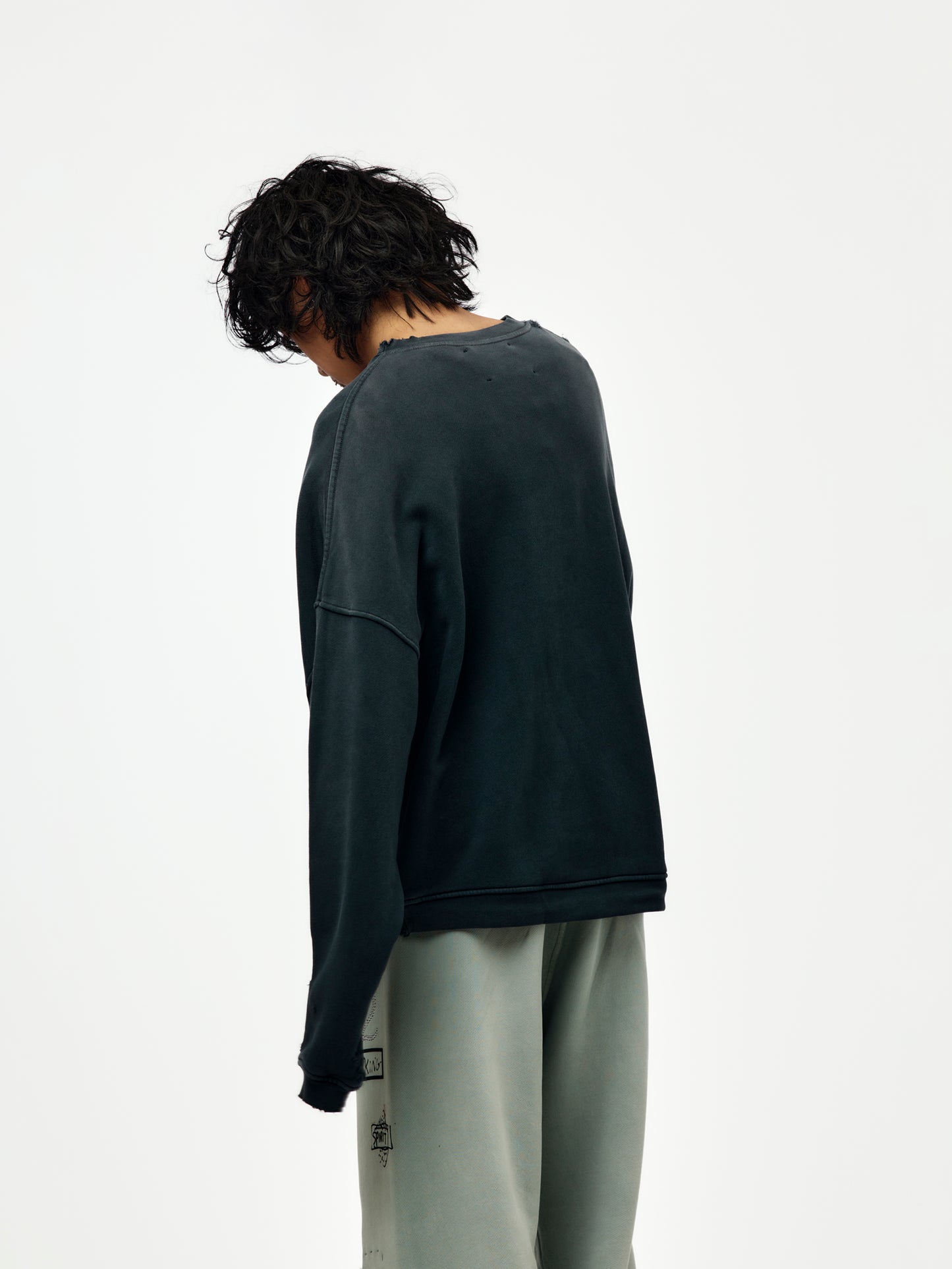 Mythss Crewneck (Vintage Black)