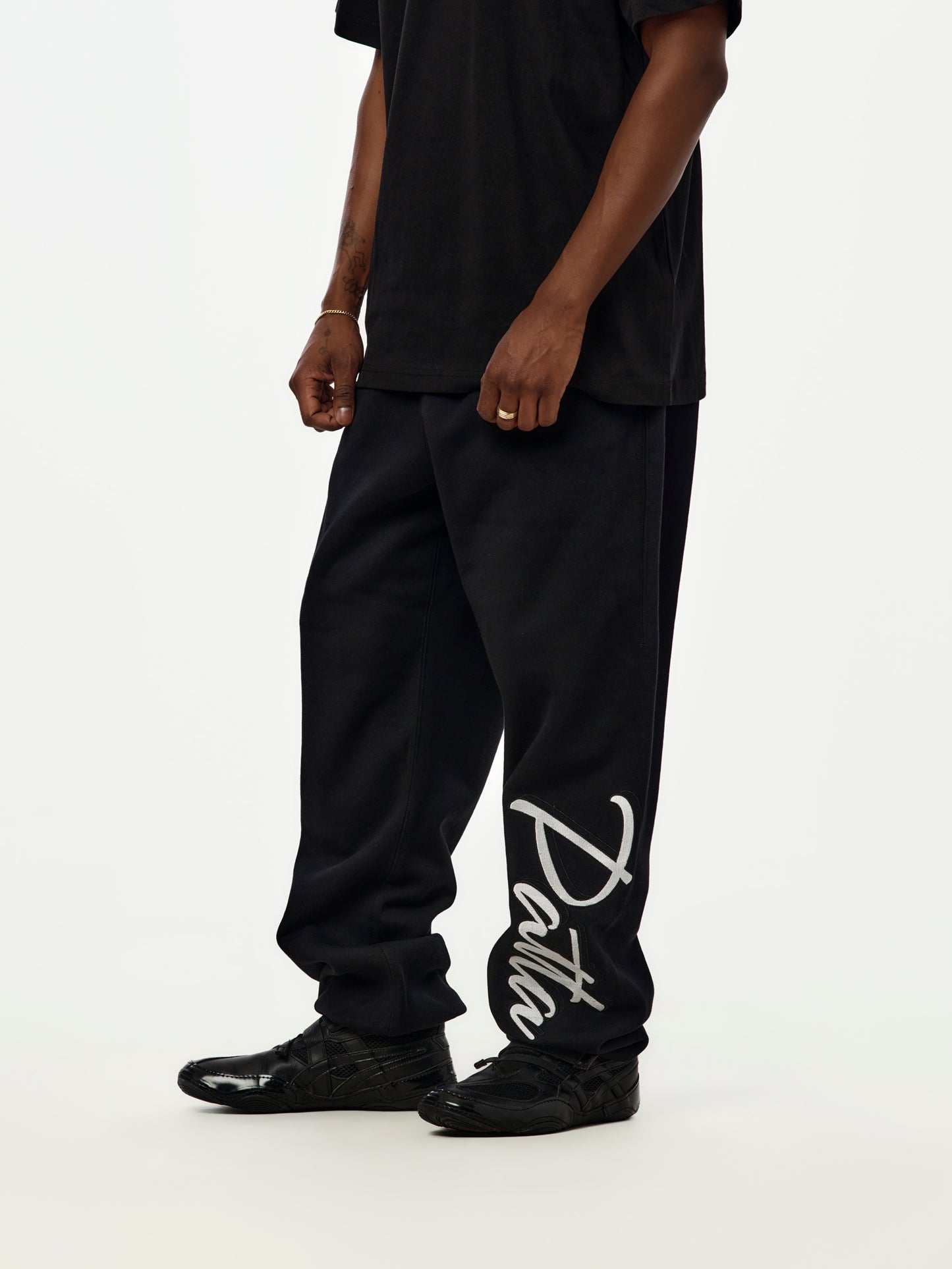 Patta Embro Classic Jogging Pants (Black)